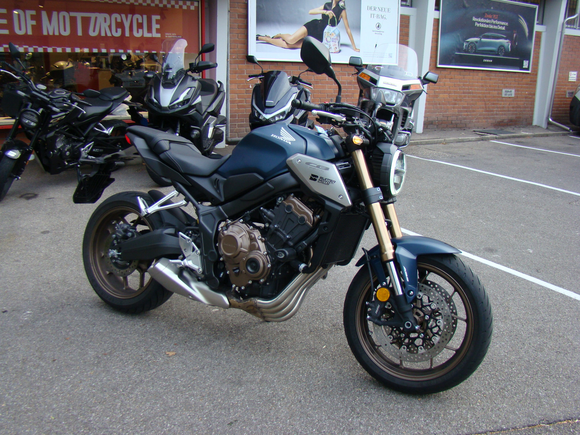 HONDA CB 650 R-showroom-element-2