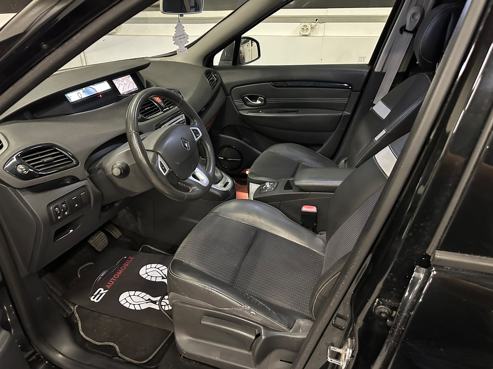 RENAULT Grand Scénic 1.5 dCi Bose EDC-image-9