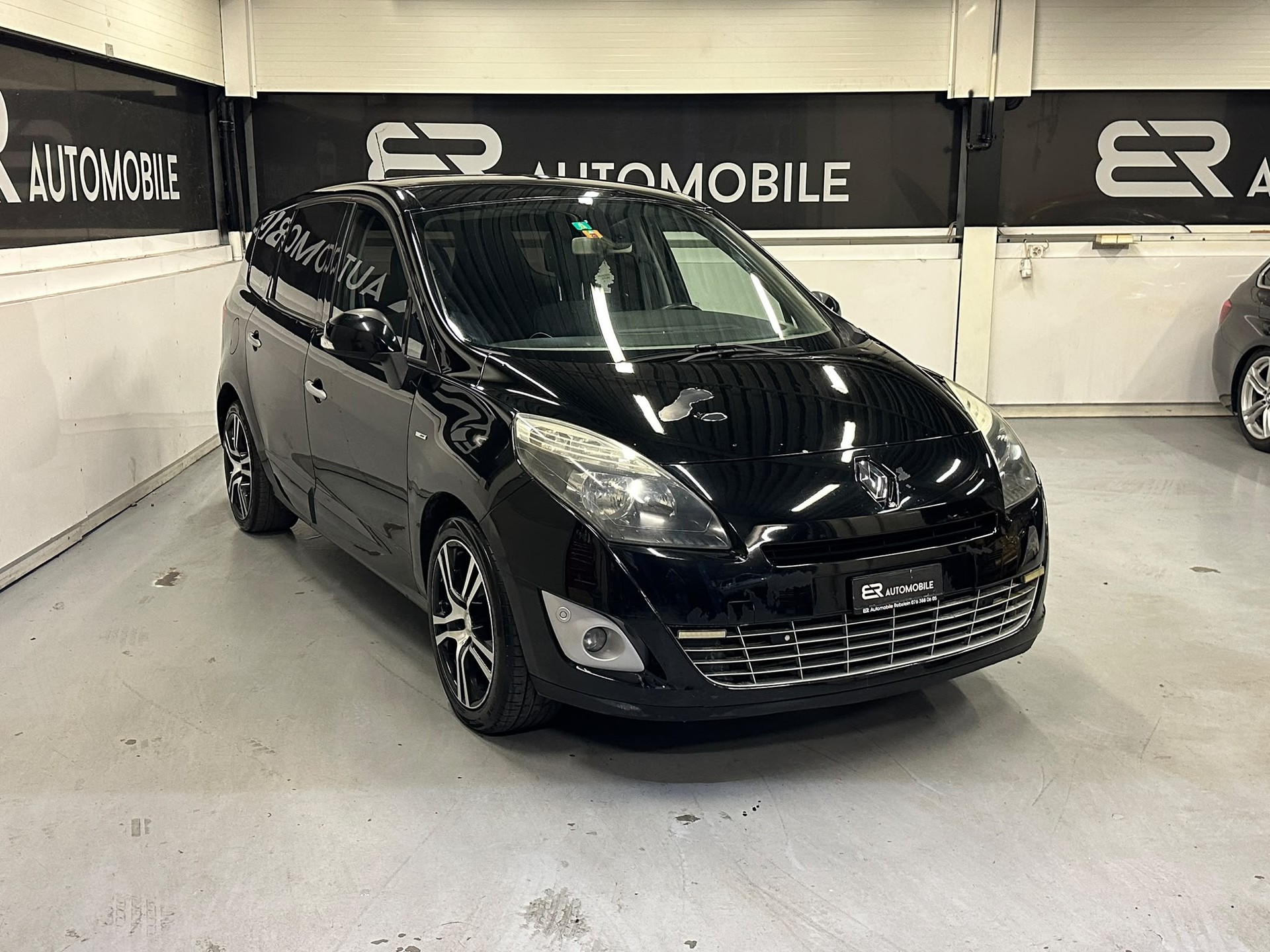 RENAULT Grand Scénic 1.5 dCi Bose EDC-image-1