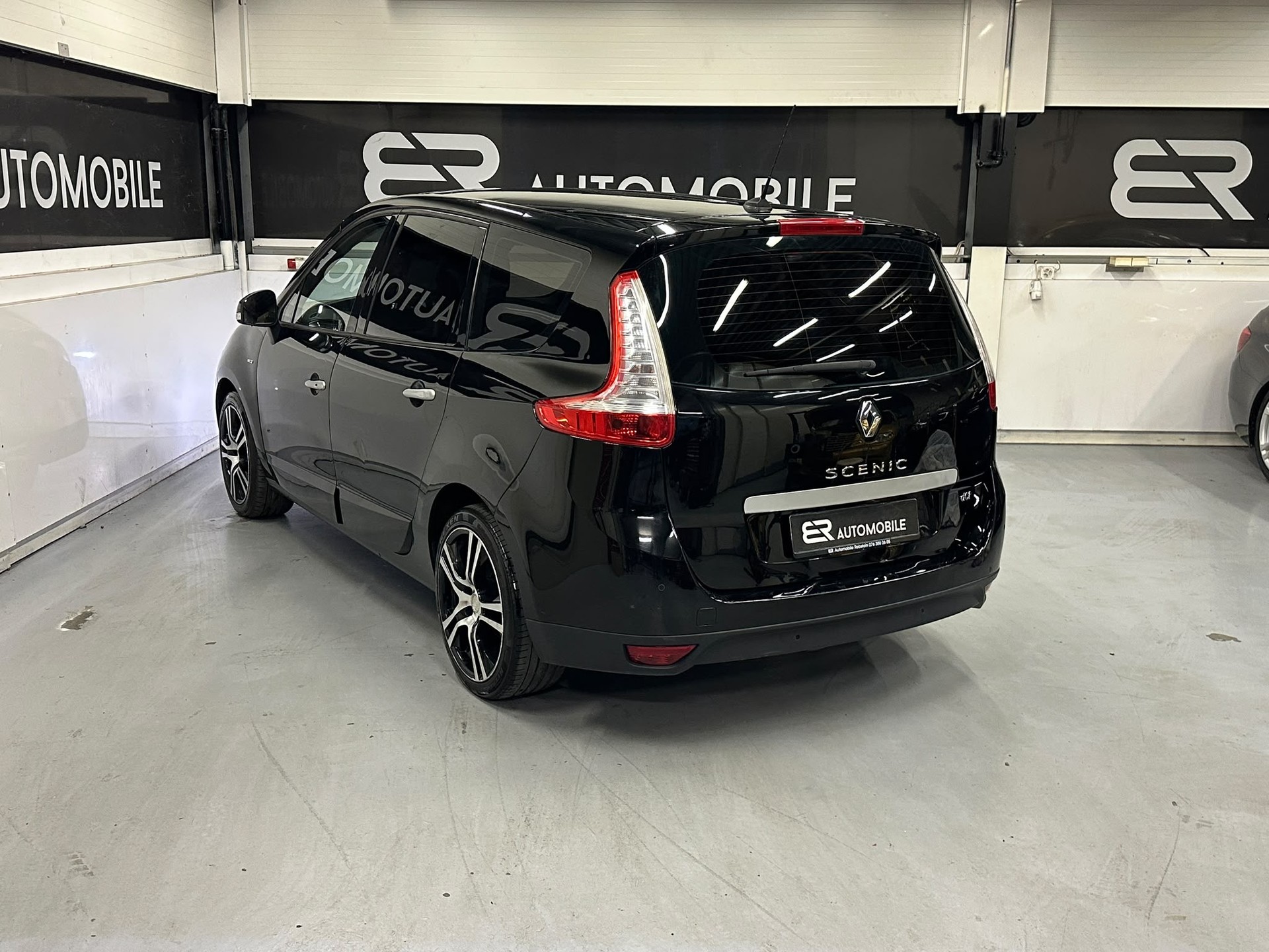 RENAULT Grand Scénic 1.5 dCi Bose EDC-image-3
