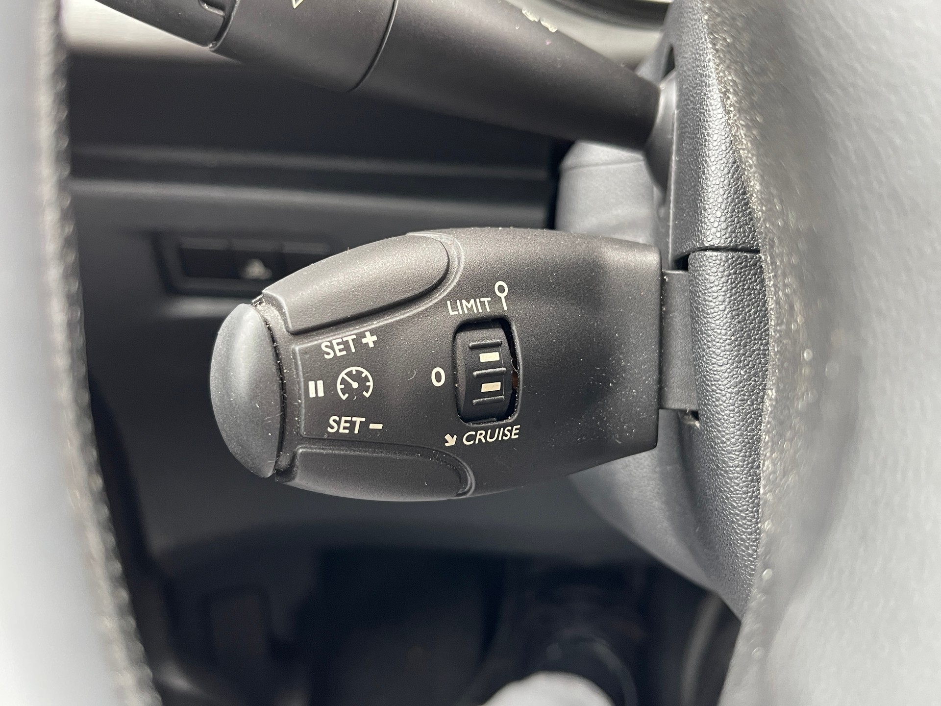 CITROEN C3 1.6i 16V Exclusive-image-10