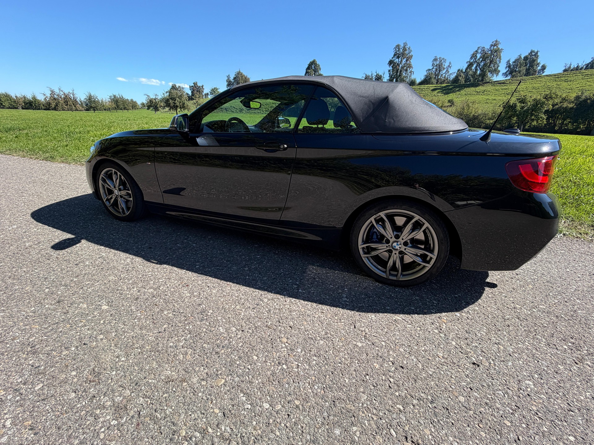 BMW M240i xDrive-image-1