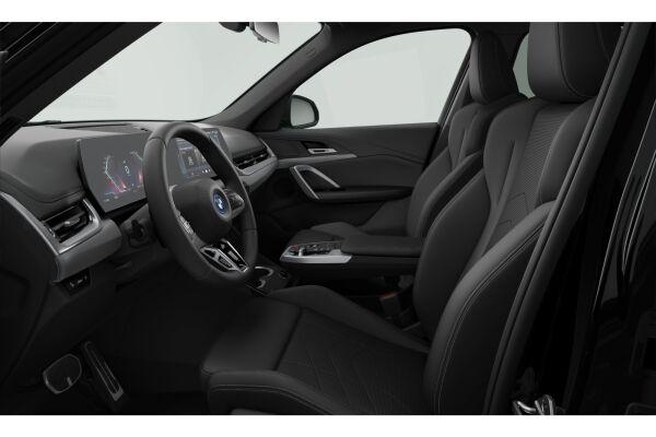 BMW iX1 20 M Sport eDrive U11 (CH) AHK-750kg 📍 ** Action Leasing à 2.88% Jusqu'au 30.09.2026 **-image-2