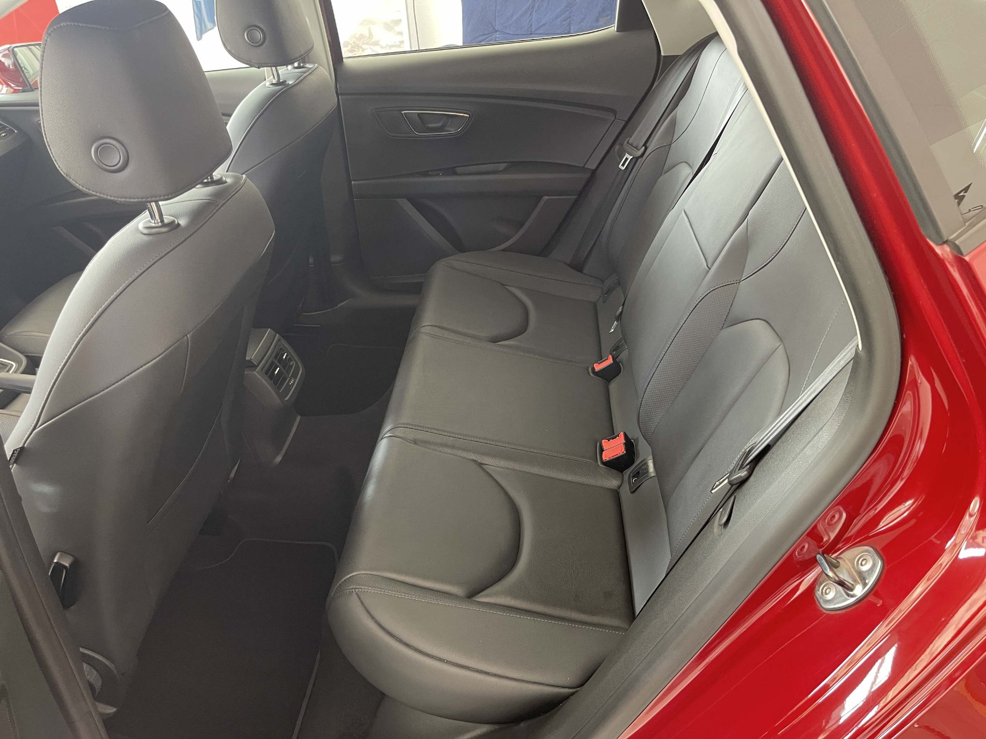 SEAT Leon 1.2 TSI 105 Style DSG-image-9