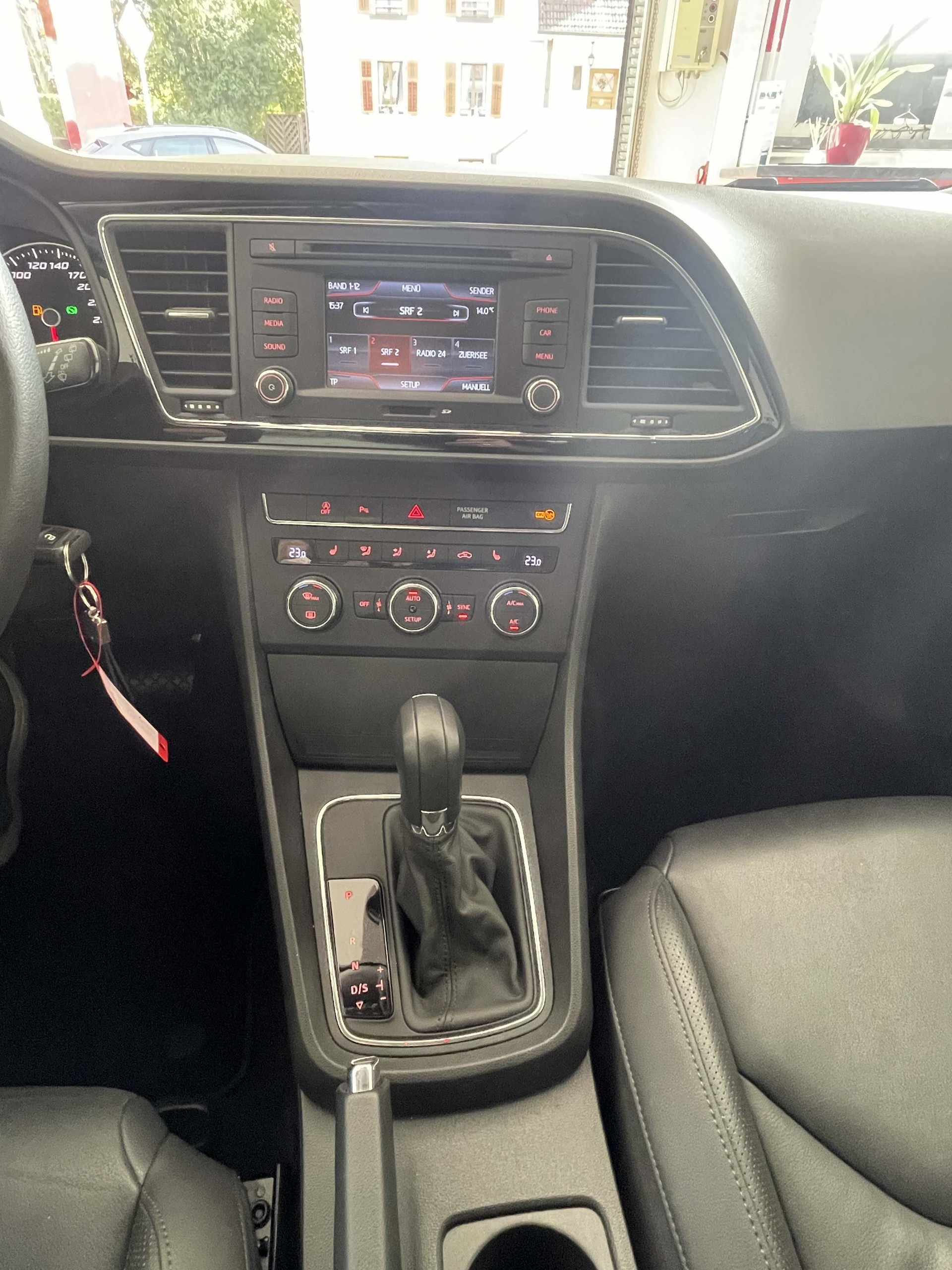 SEAT Leon 1.2 TSI 105 Style DSG-image-13