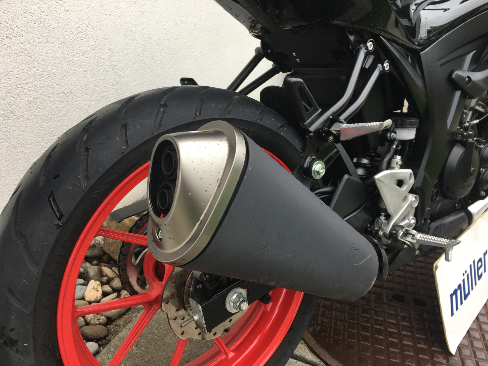 SUZUKI GSX-S 125-showroom-element-1