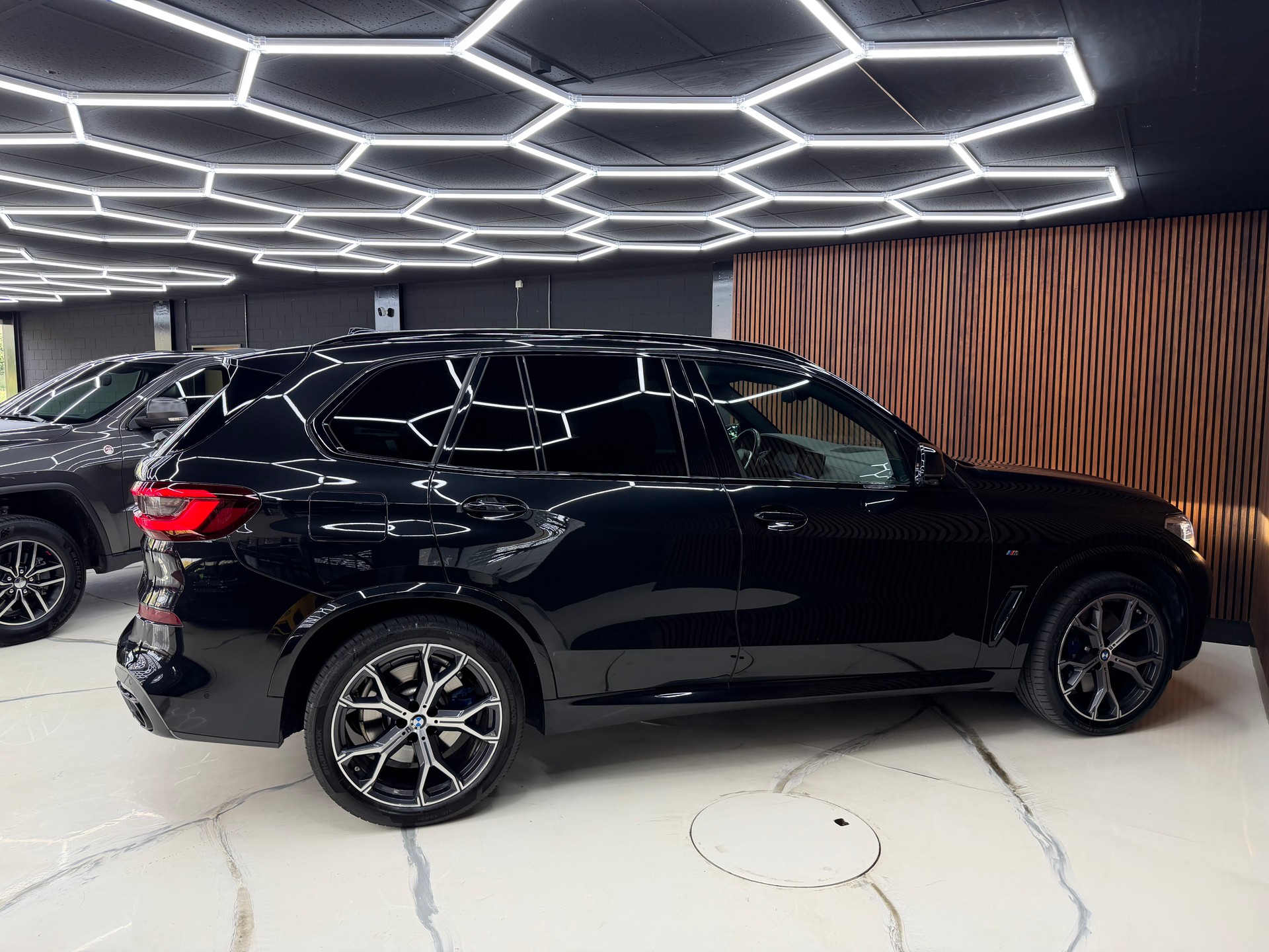 BMW X5 xDrive 48V 40d M Sport Steptronic-image-8