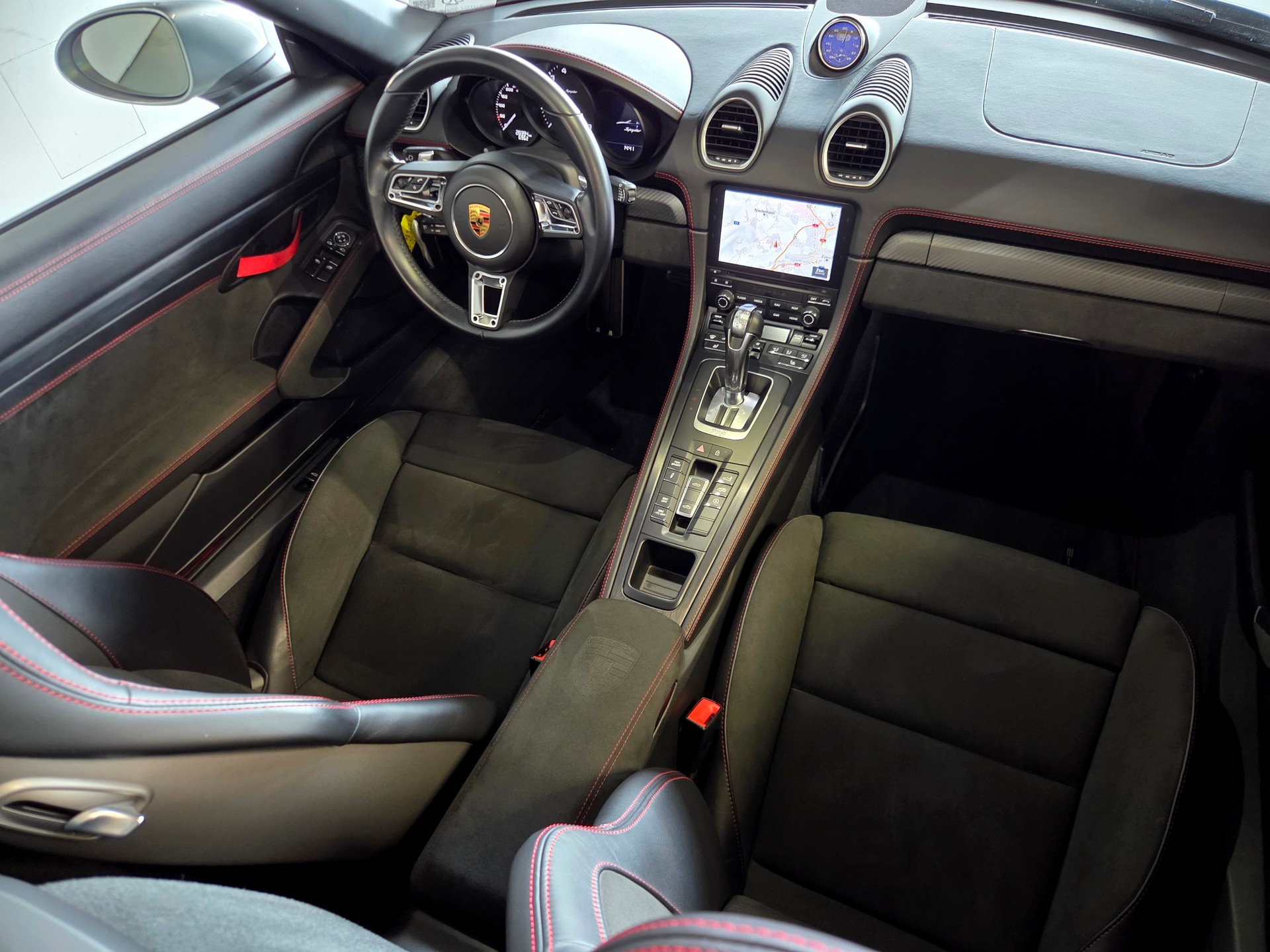 PORSCHE Boxster 718 4.0 Spyder PDK-image-18