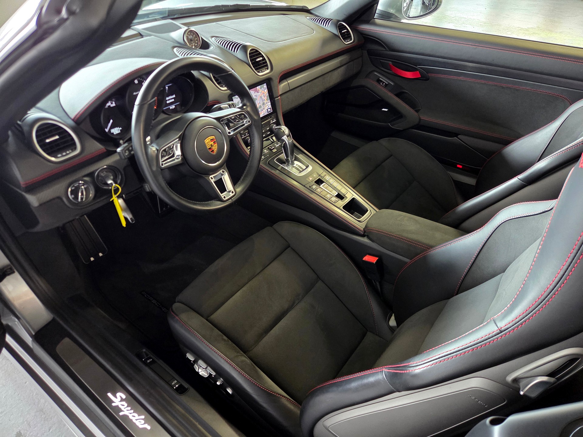 PORSCHE Boxster 718 4.0 Spyder PDK-image-13