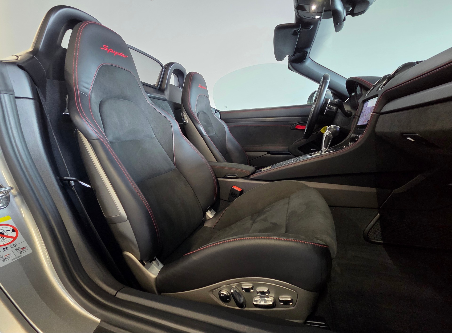 PORSCHE Boxster 718 4.0 Spyder PDK-image-19