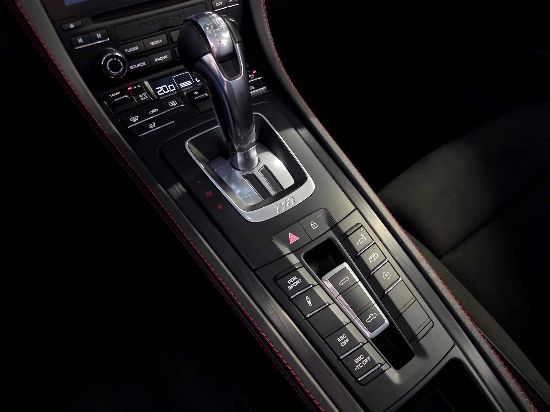 PORSCHE Boxster 718 4.0 Spyder PDK-image-21