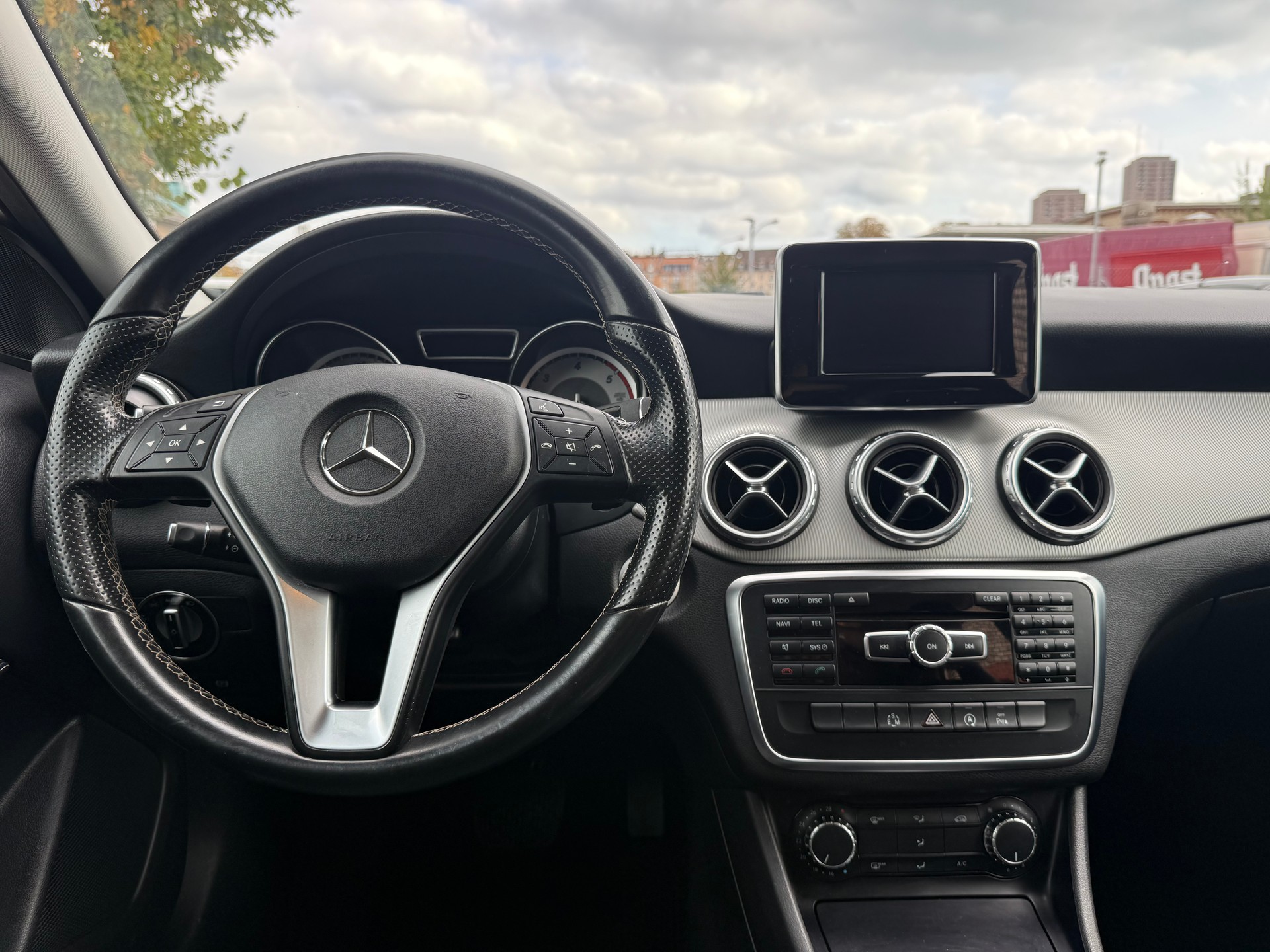 MERCEDES-BENZ GLA 200 CDI Night Star 7G-DCT-image-9