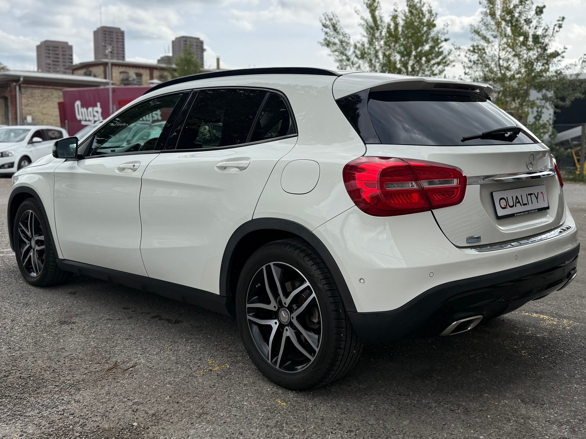 MERCEDES-BENZ GLA 200 CDI Night Star 7G-DCT-image-6