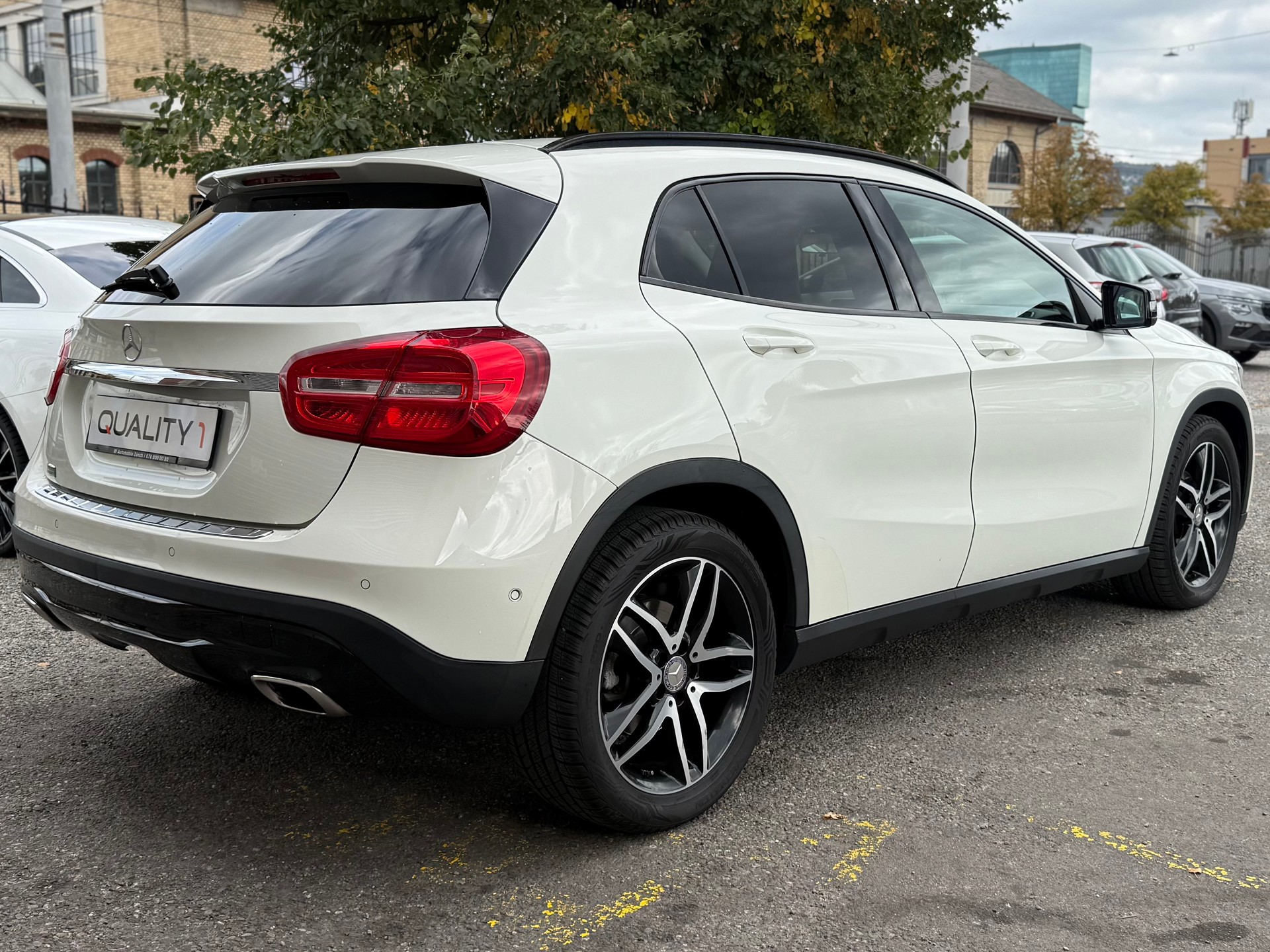 MERCEDES-BENZ GLA 200 CDI Night Star 7G-DCT-image-4