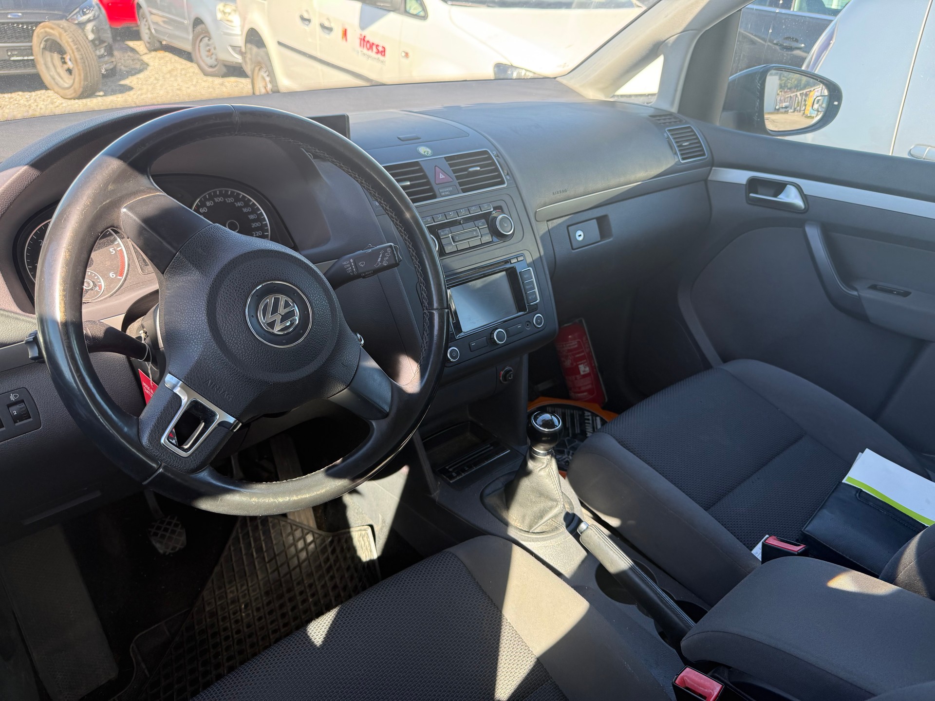 VW TOURAN-image-5