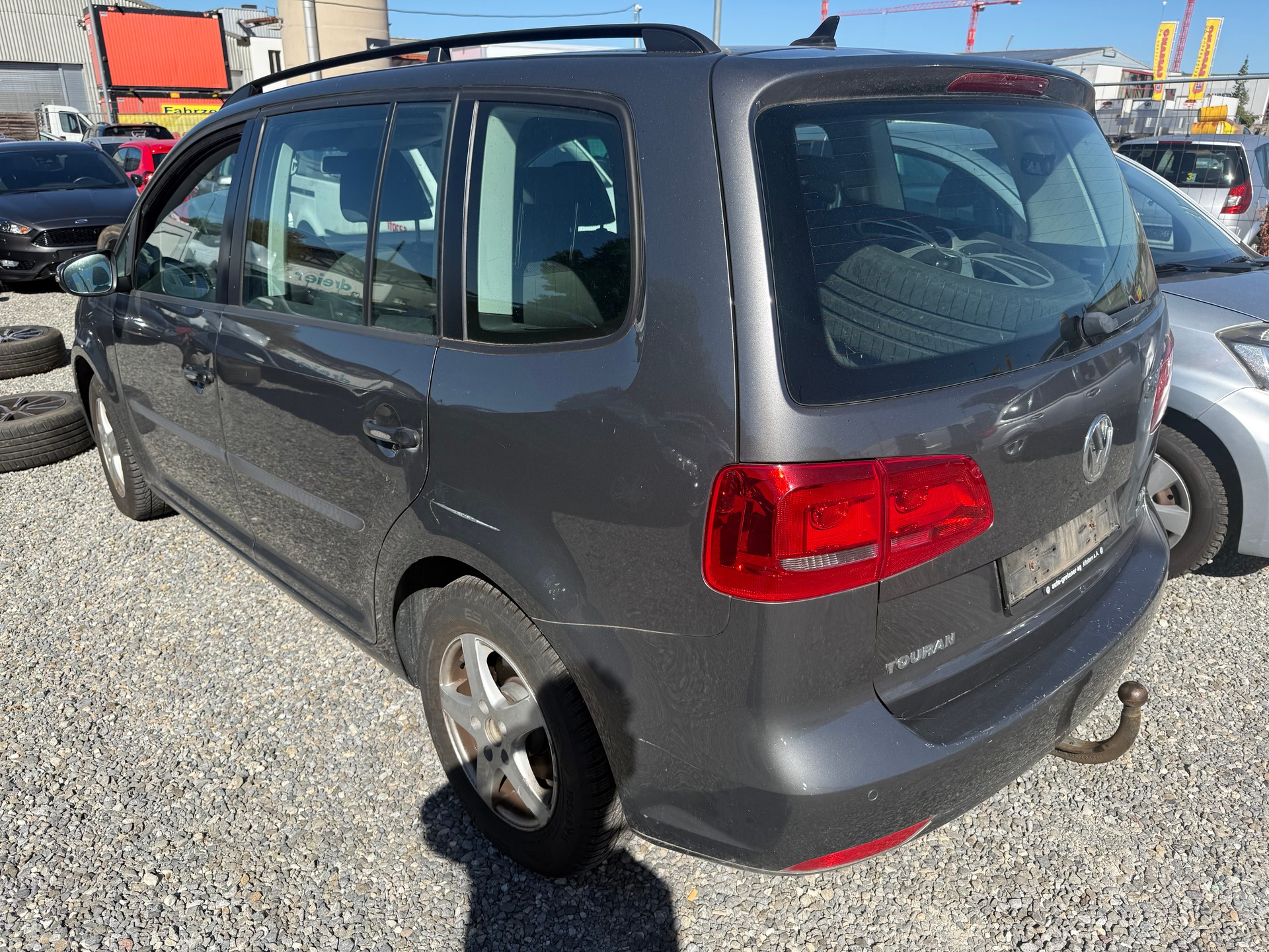 VW TOURAN-image-2