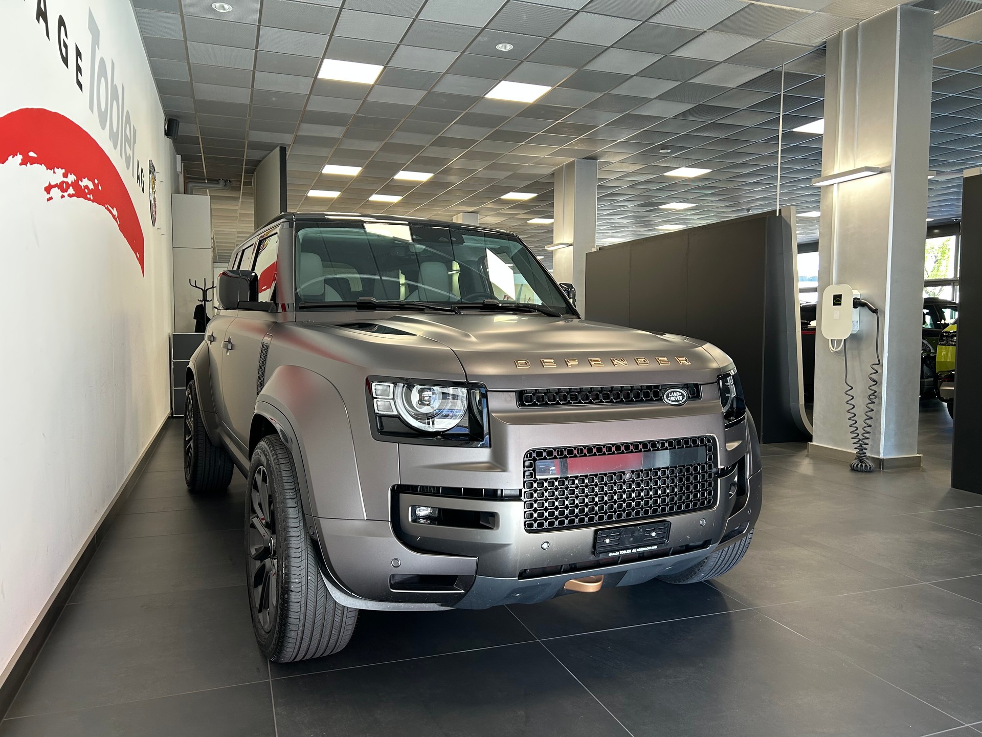 LAND ROVER Defender 110 635 V8 4.4 Octa AT8-image-5