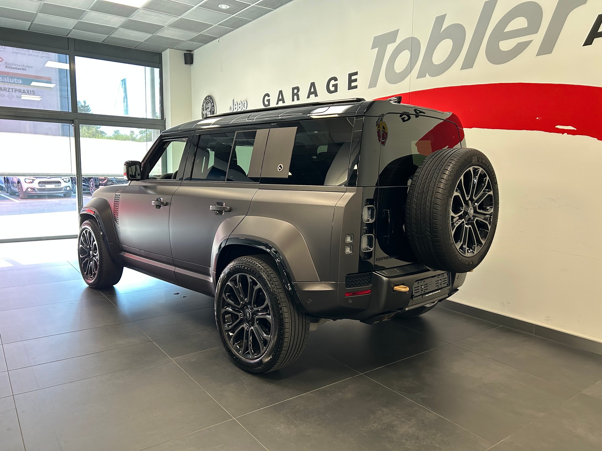 LAND ROVER Defender 110 635 V8 4.4 Octa AT8-image-20