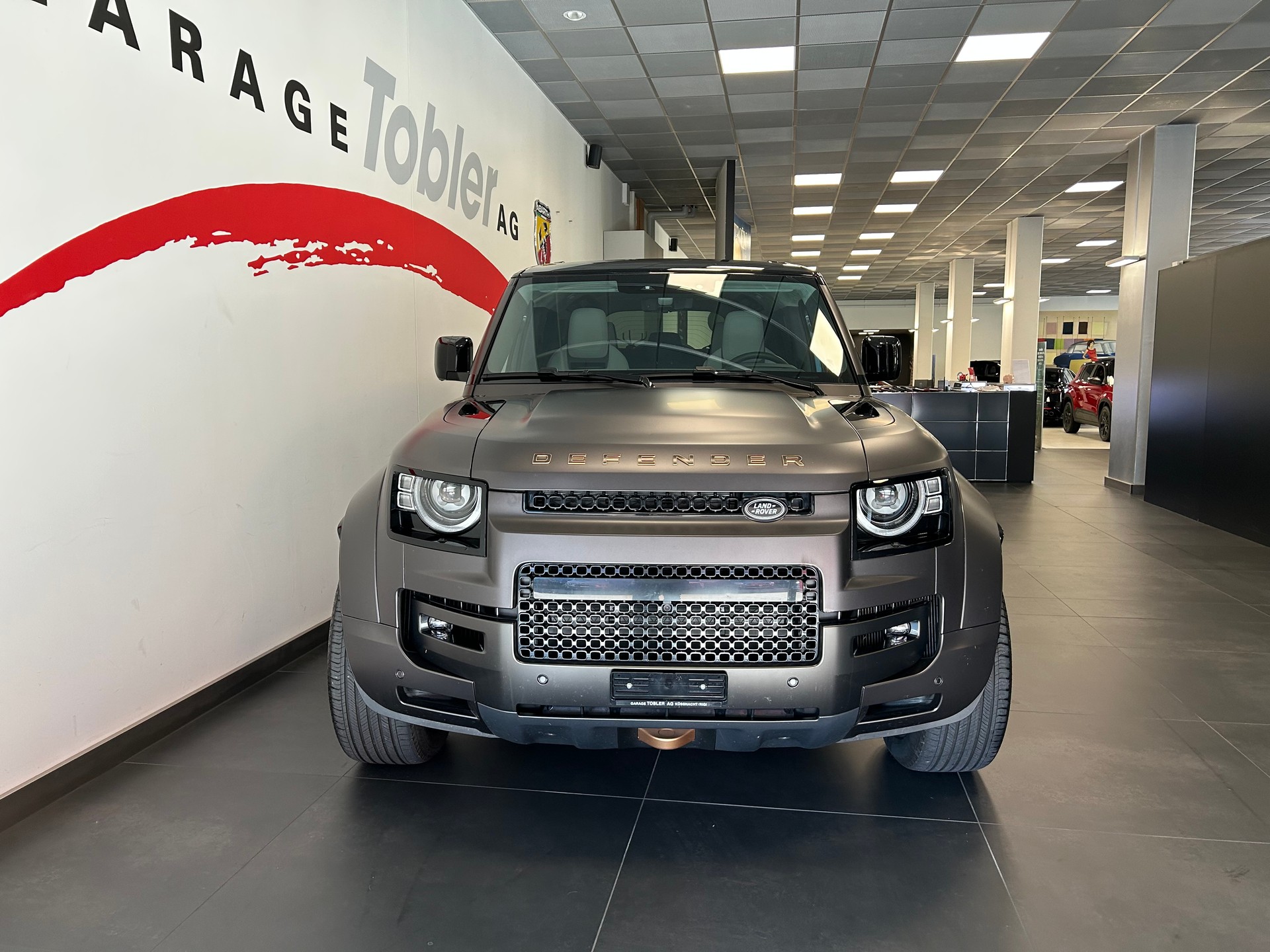 LAND ROVER Defender 110 635 V8 4.4 Octa AT8-image-4