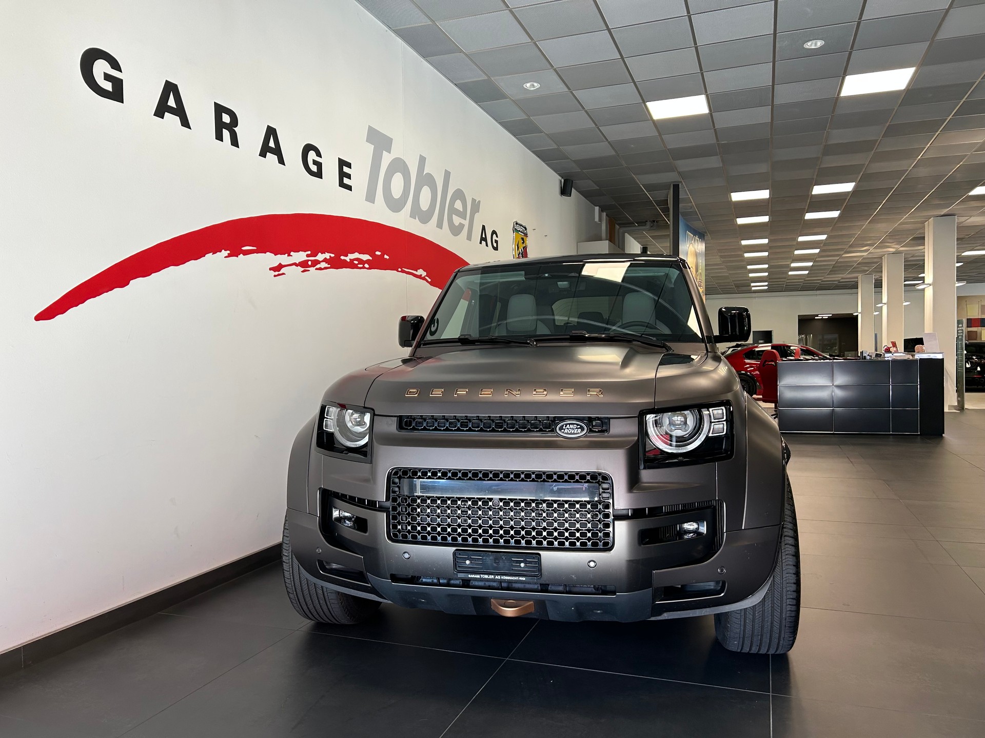 LAND ROVER Defender 110 635 V8 4.4 Octa AT8-image-3