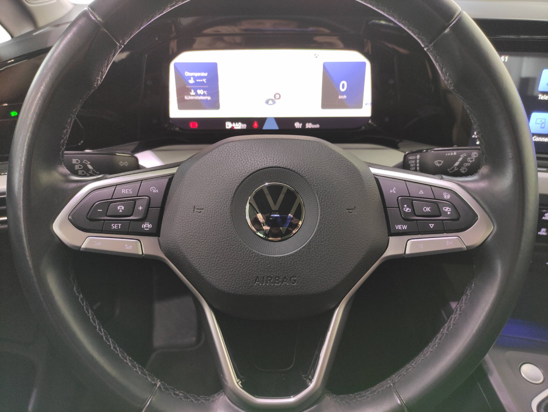 VW Golf VIII 1.0 TSI Life-image-5