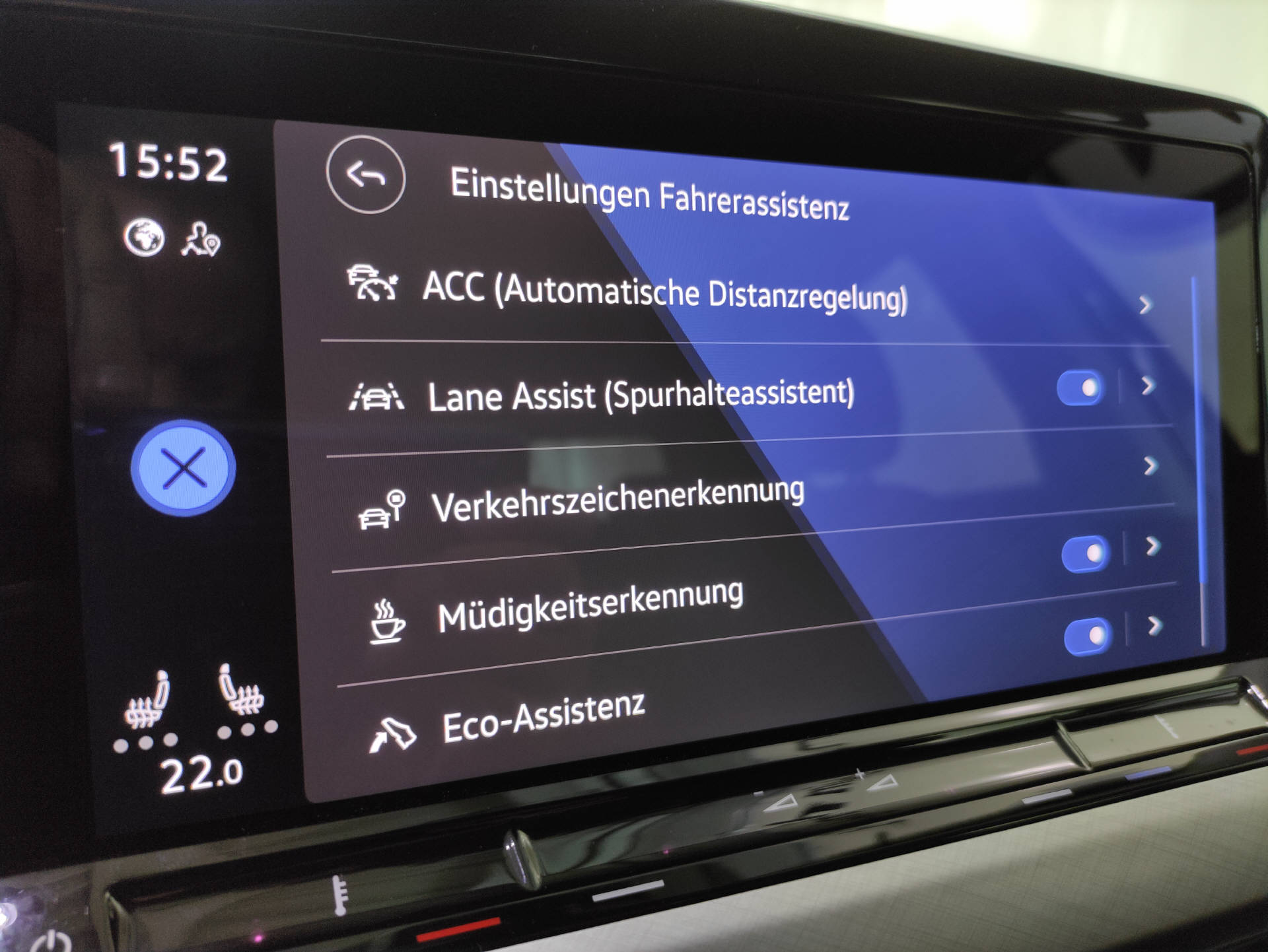 VW Golf VIII 1.0 TSI Life-image-6