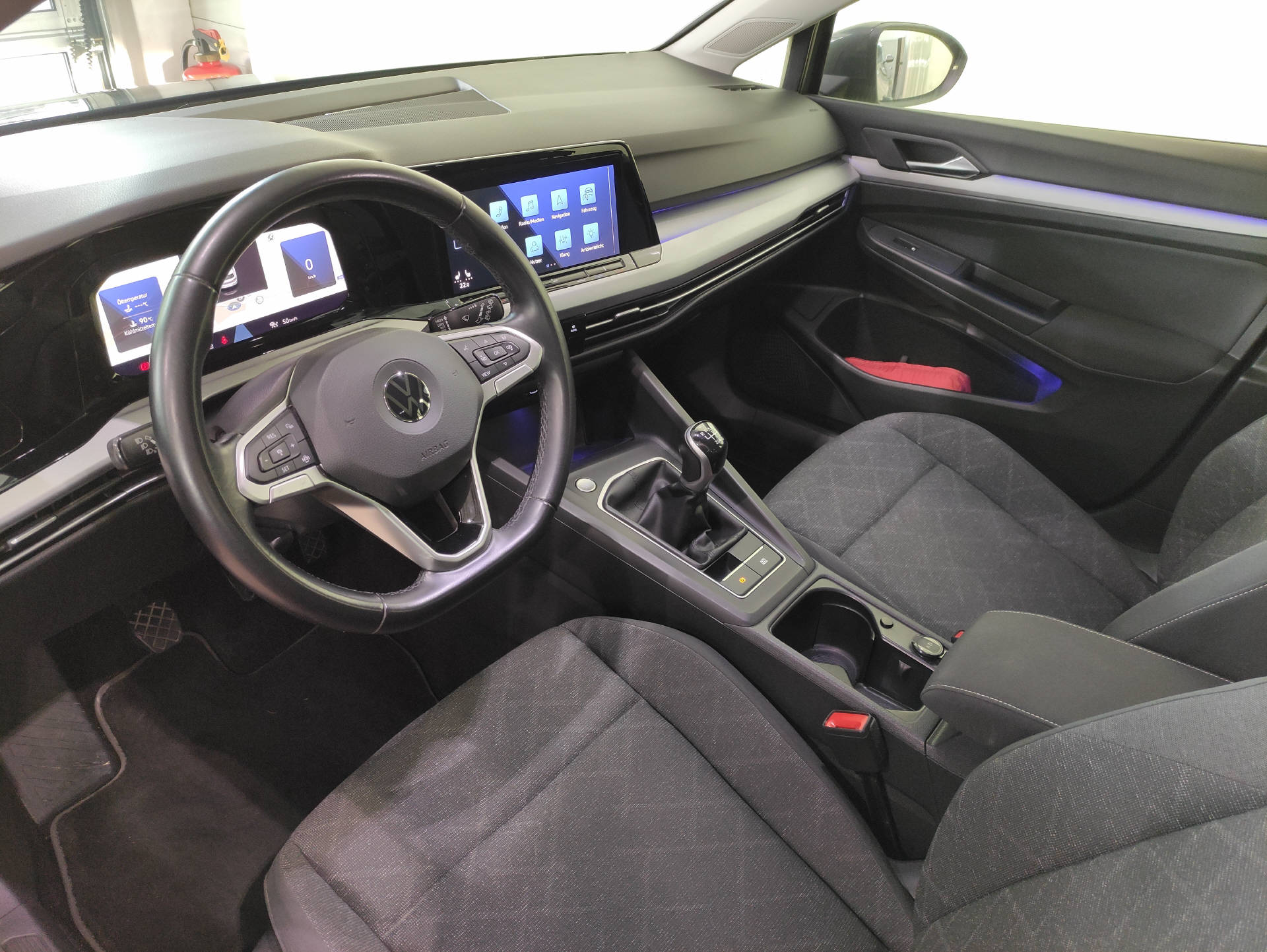 VW Golf VIII 1.0 TSI Life-image-3