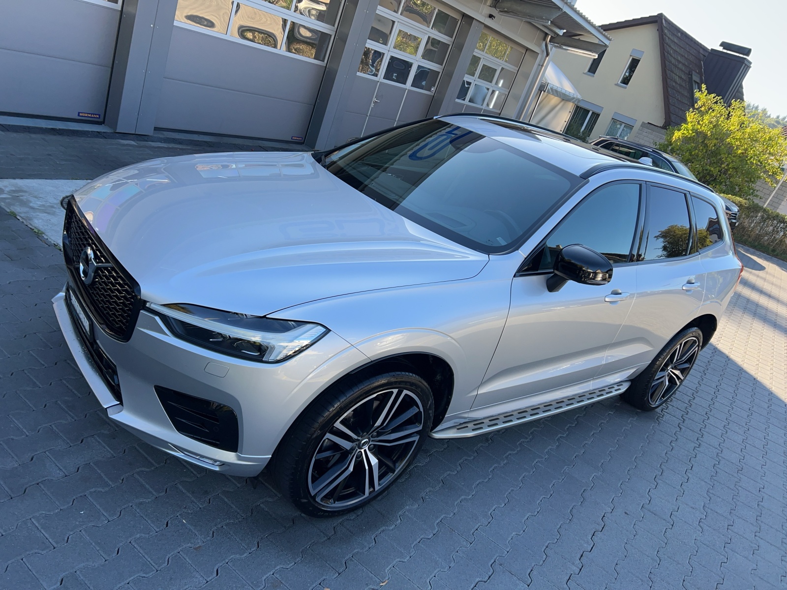 VOLVO XC60 B6 Benzin Mild Hybrid AWD R-Design Geartronic-image-18