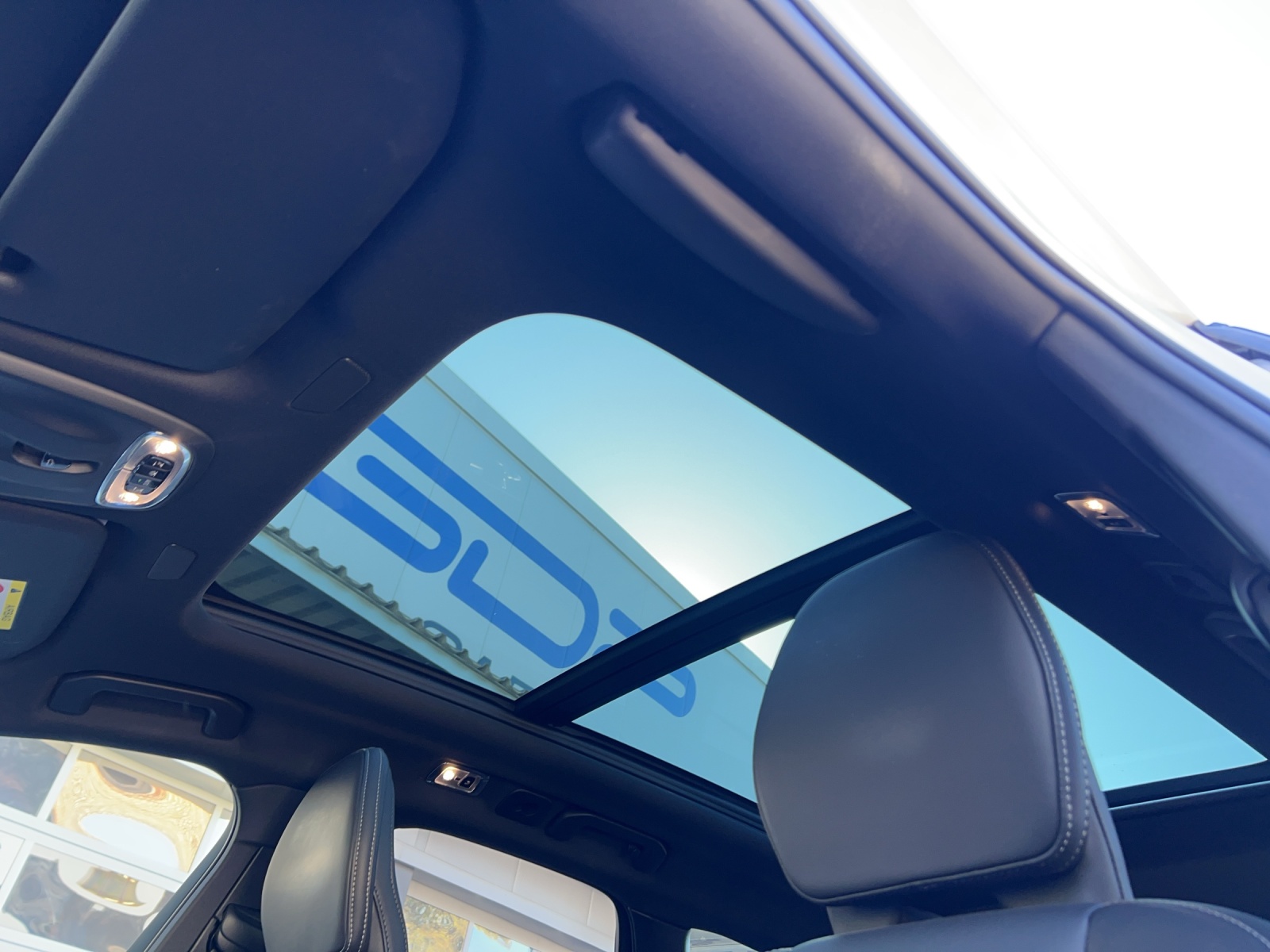 VOLVO XC60 B6 Benzin Mild Hybrid AWD R-Design Geartronic-image-14