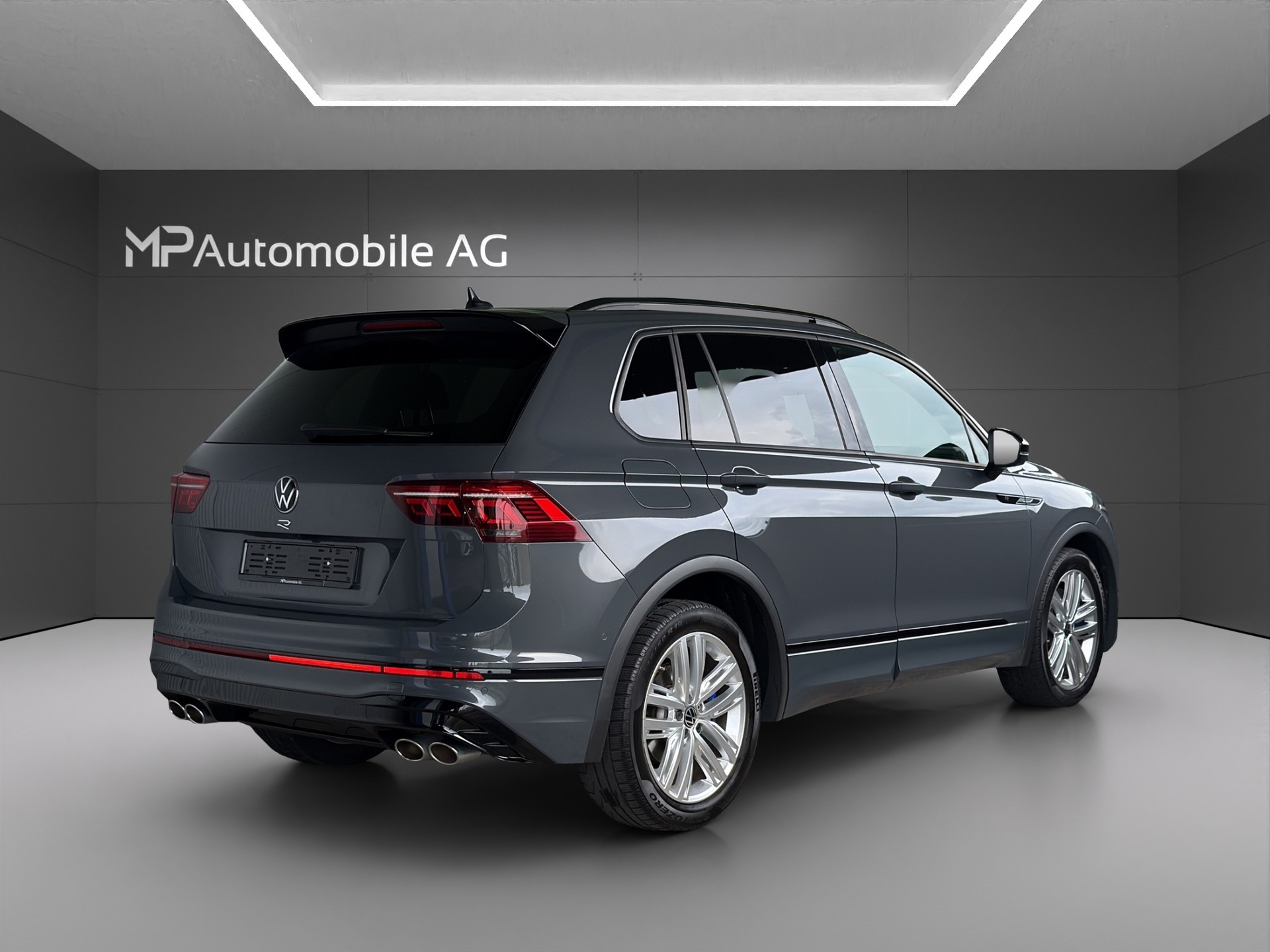 VW Tiguan 2.0TSI R 4Motion DSG-image-2
