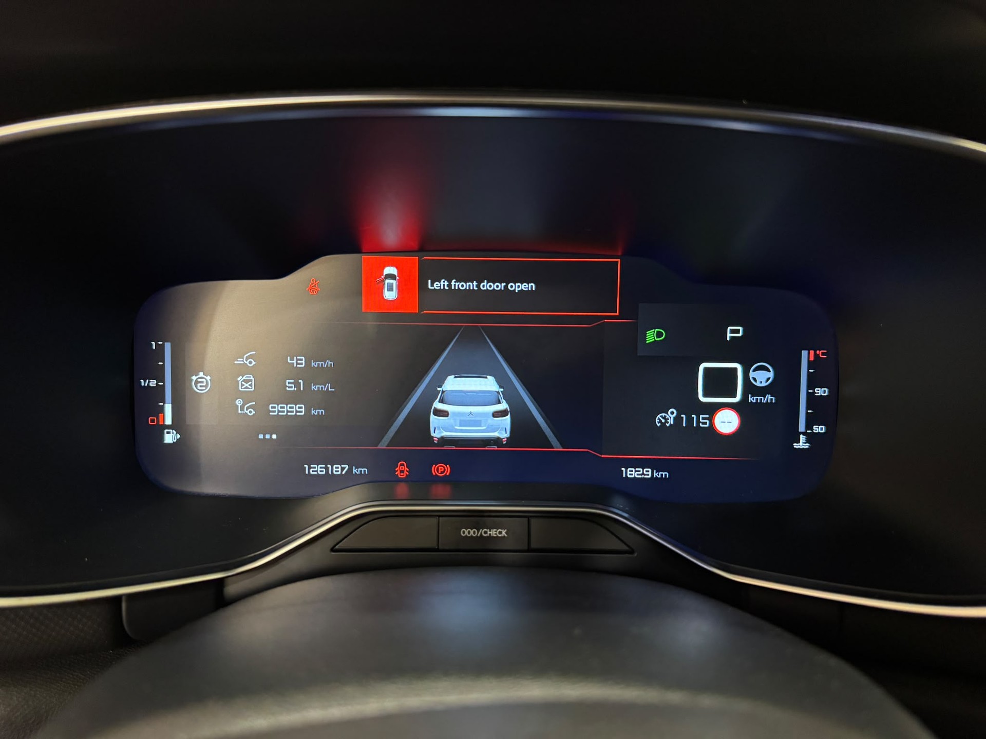 CITROEN C5 Aircross 1.5 BlueHD Swiss Edition EAT8-image-15