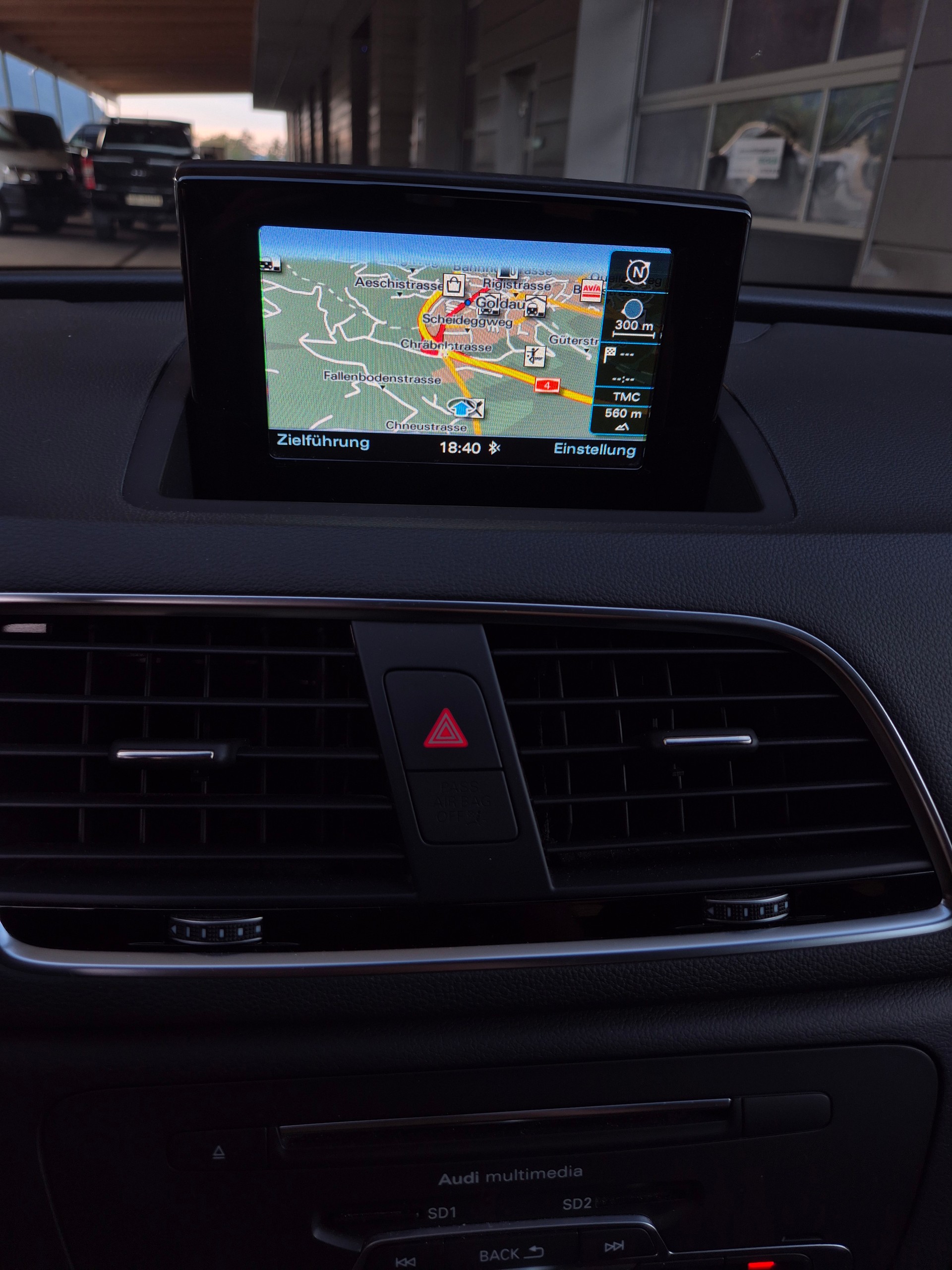 AUDI Q3 2.0 TDI sport quattro S-tronic-image-9