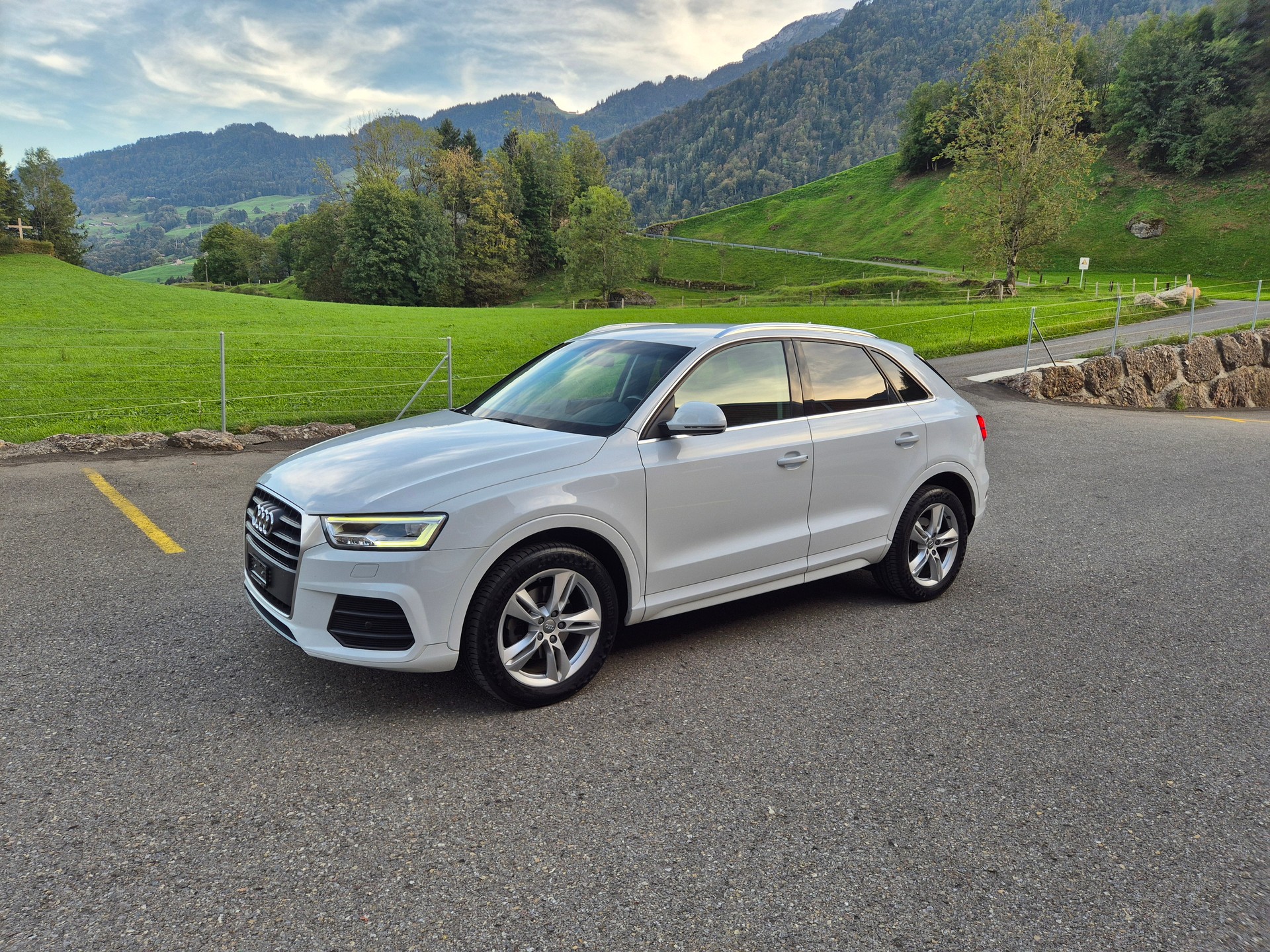 AUDI Q3 2.0 TDI sport quattro S-tronic-image-1