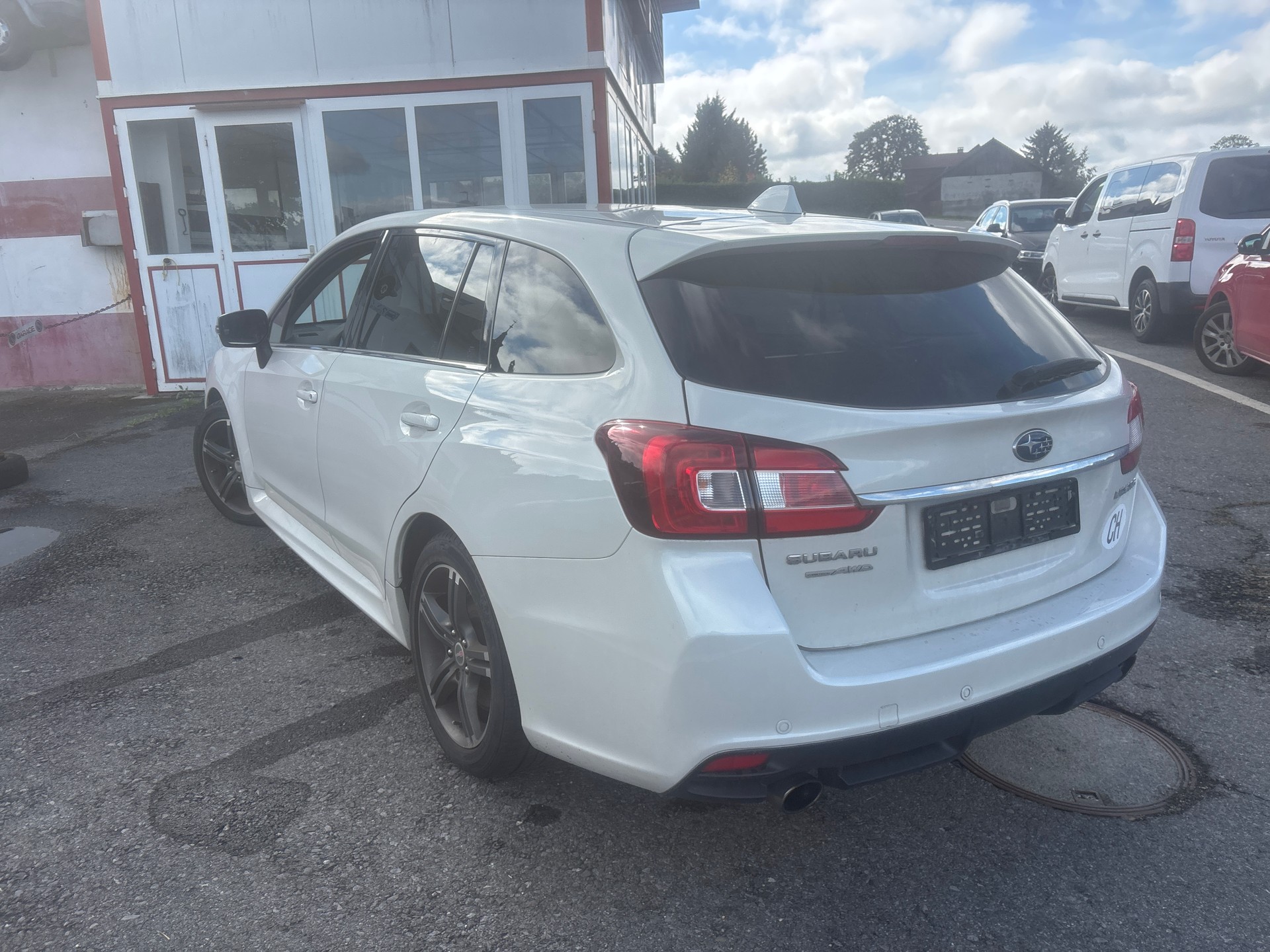 SUBARU Levorg 1.6DIT Luxury S AWD Lineartronic-image-3