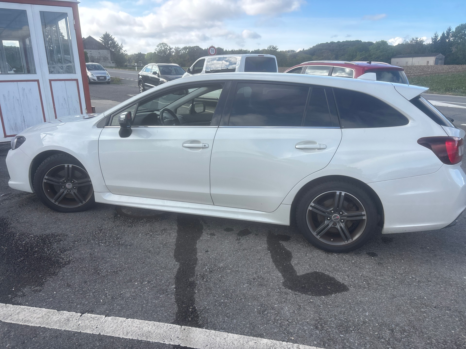SUBARU Levorg 1.6DIT Luxury S AWD Lineartronic-image-2