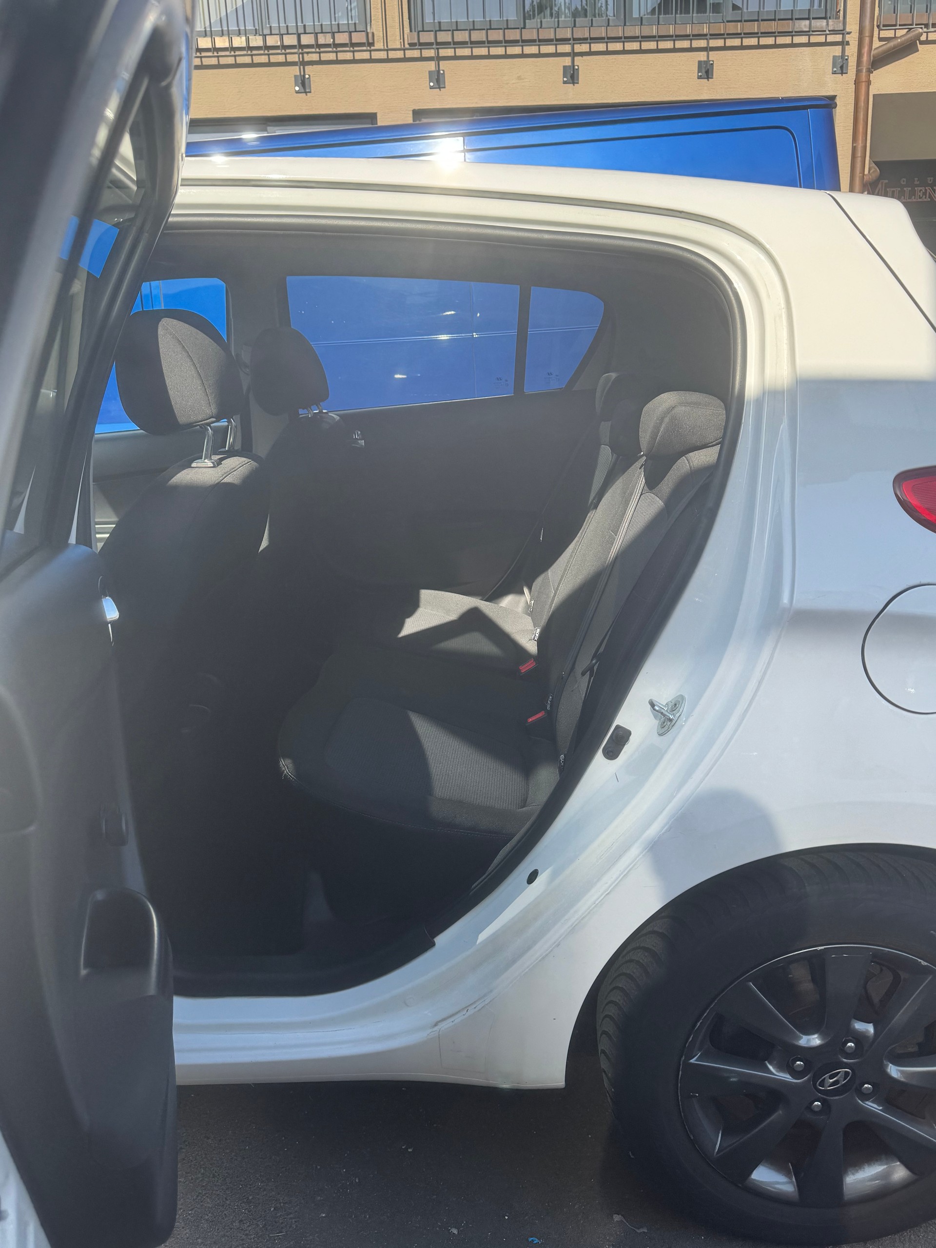 HYUNDAI i20 1.2 Pica-image-4