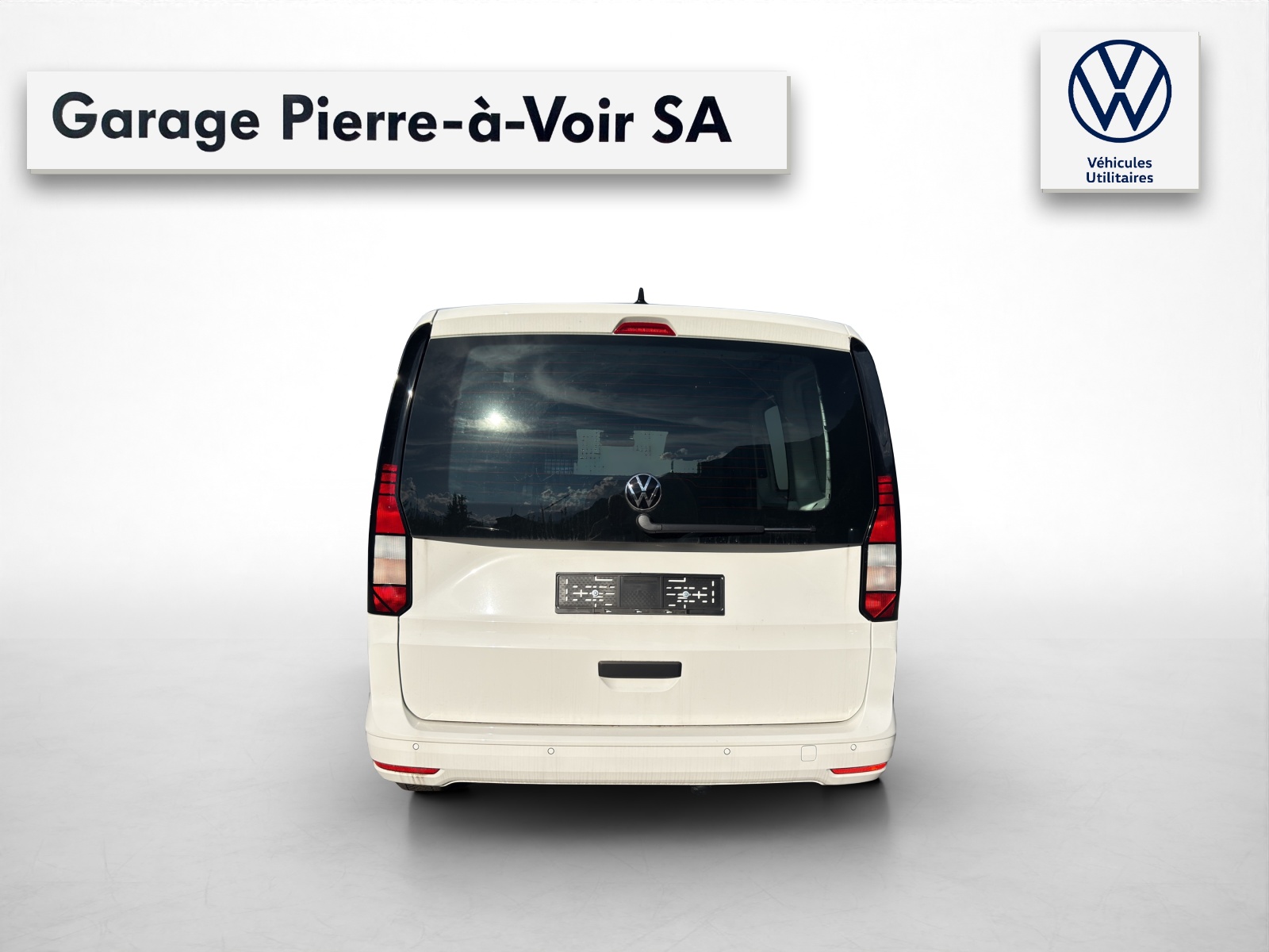VW Caddy Cargo 1.5TSI Entry Maxi-image-3
