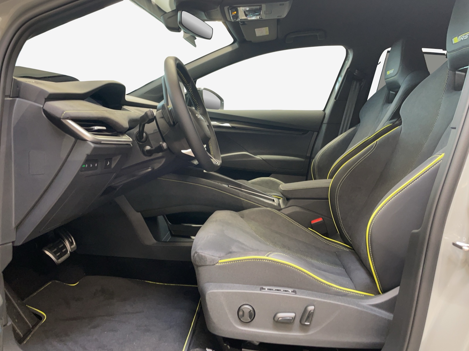 SKODA Elroq RS 4x4-image-7