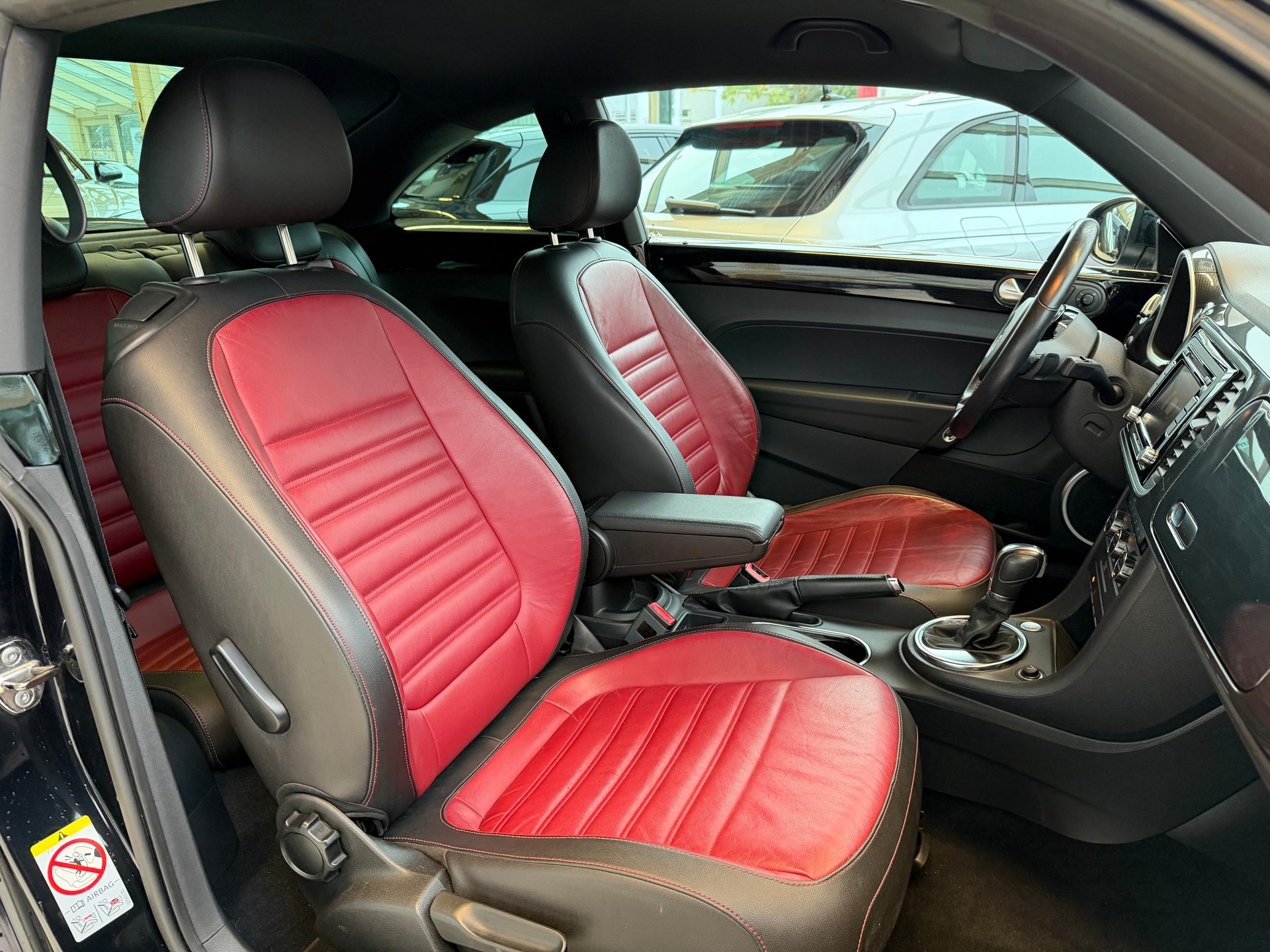VW Beetle 2.0 TSI Sport DSG-image-8
