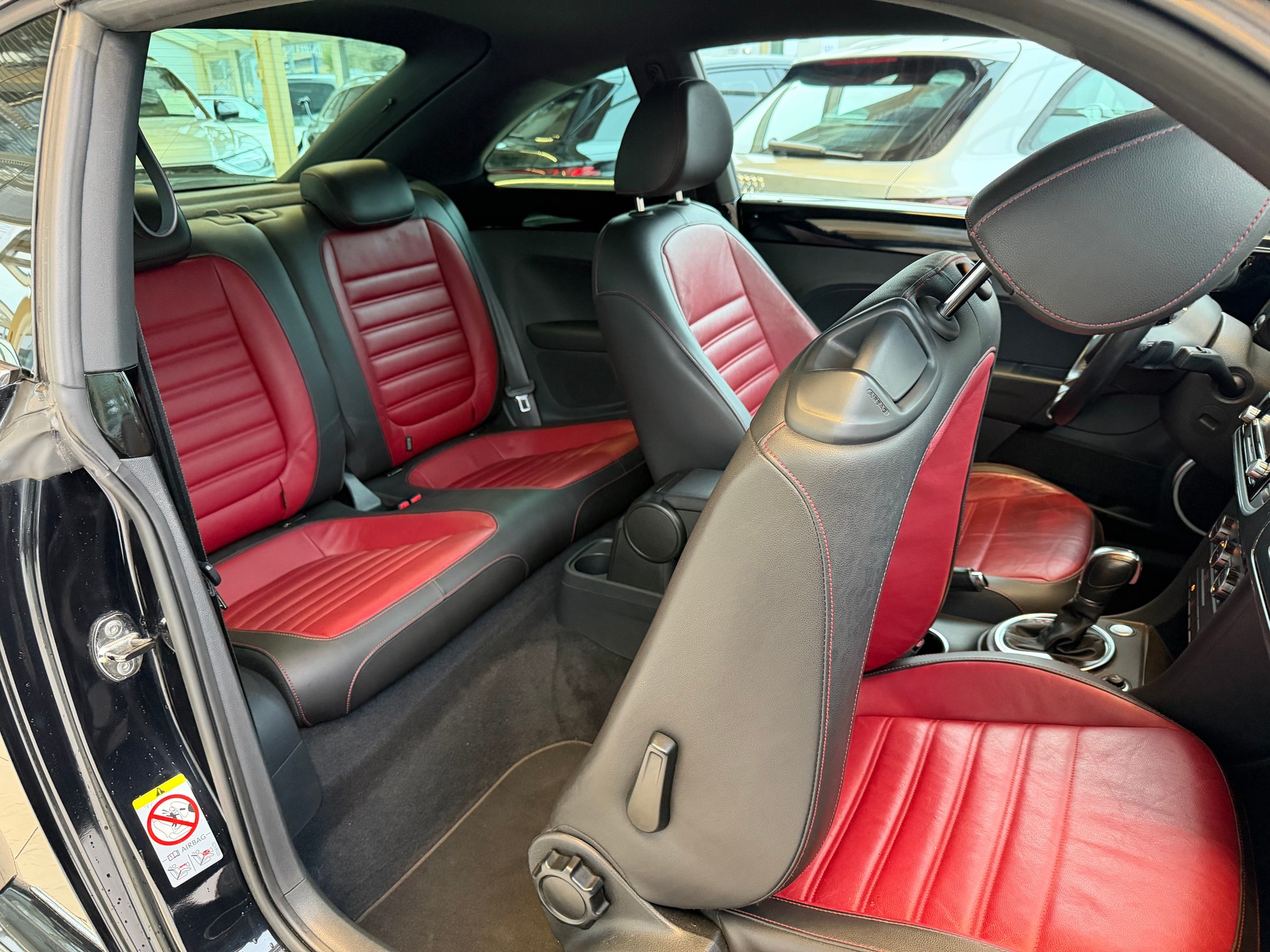 VW Beetle 2.0 TSI Sport DSG-image-9