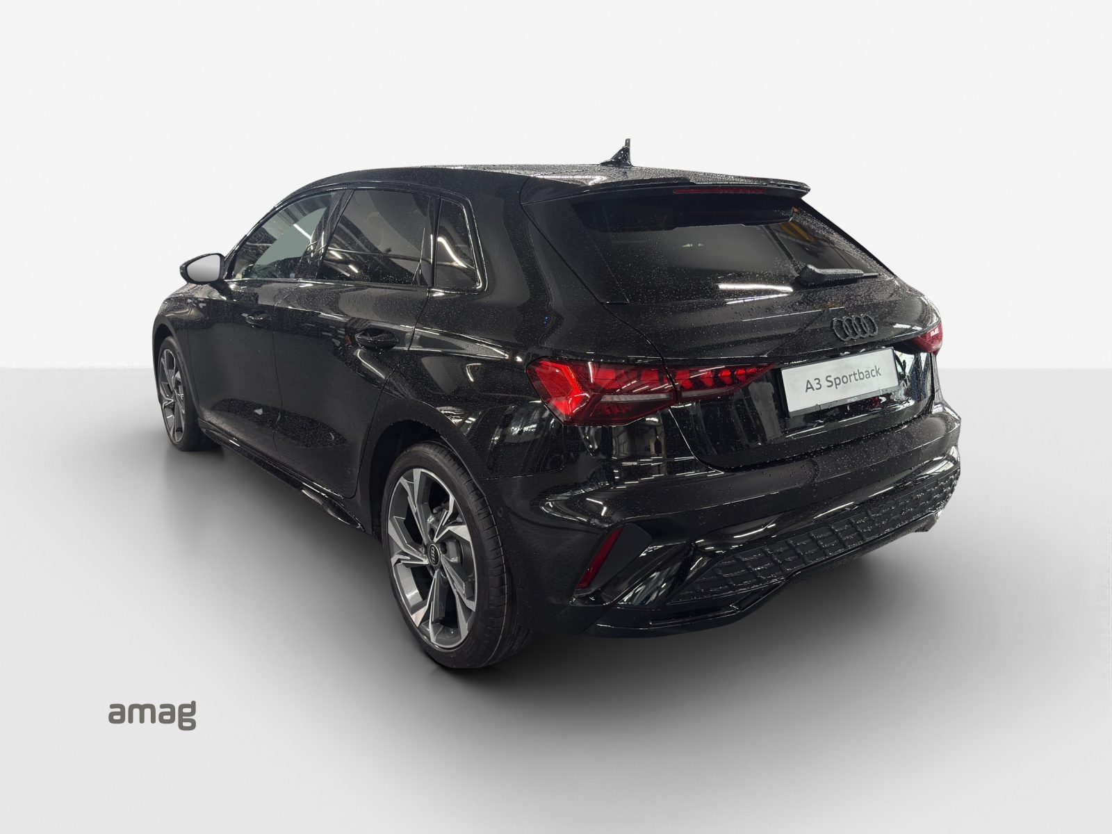 AUDI A3 Sportback TFSI 110 kW S line S tronic-image-2