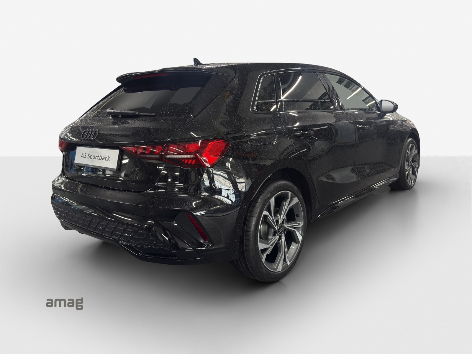 AUDI A3 Sportback TFSI 110 kW S line S tronic-image-4