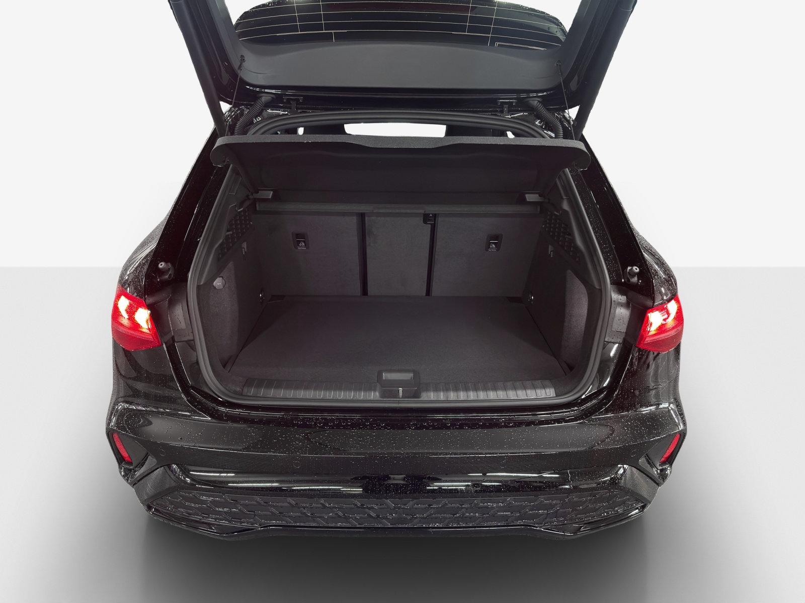 AUDI A3 Sportback TFSI 110 kW S line S tronic-image-12