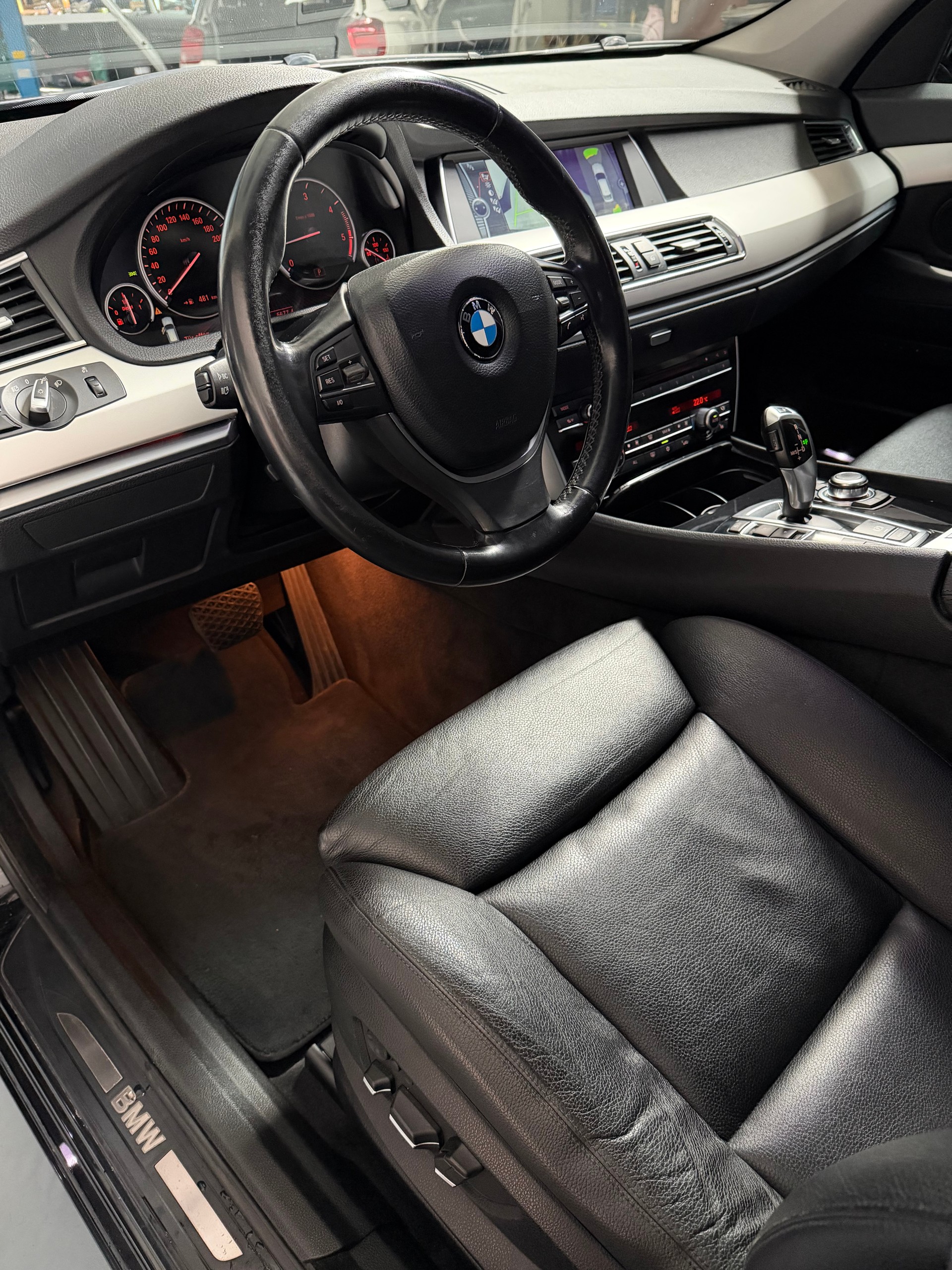BMW 530d xDrive GT Steptronic-image-3