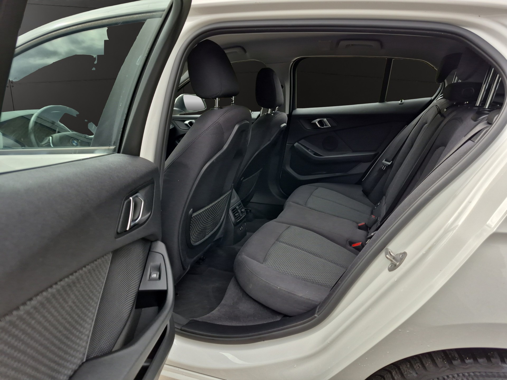 BMW 118i Steptronic-image-10