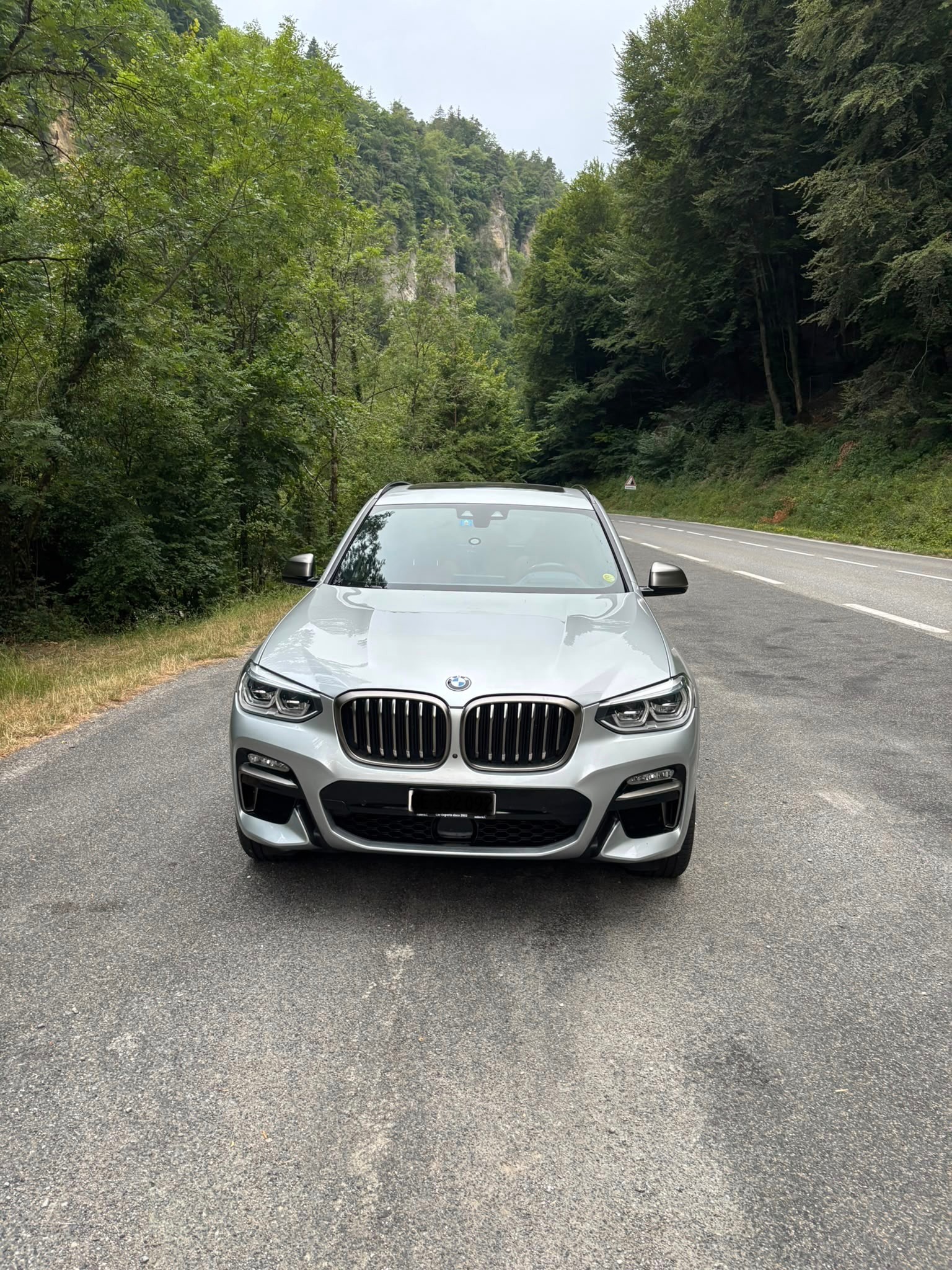 BMW M40i-image-2