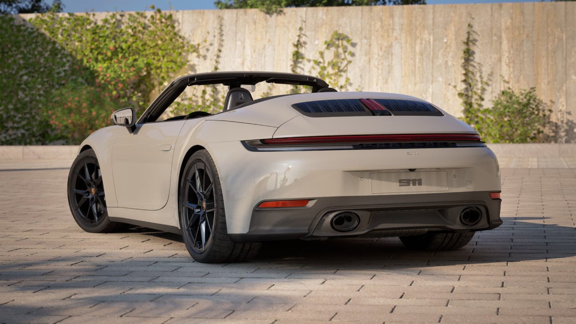 PORSCHE 911 Carrera Cabriolet-image-2