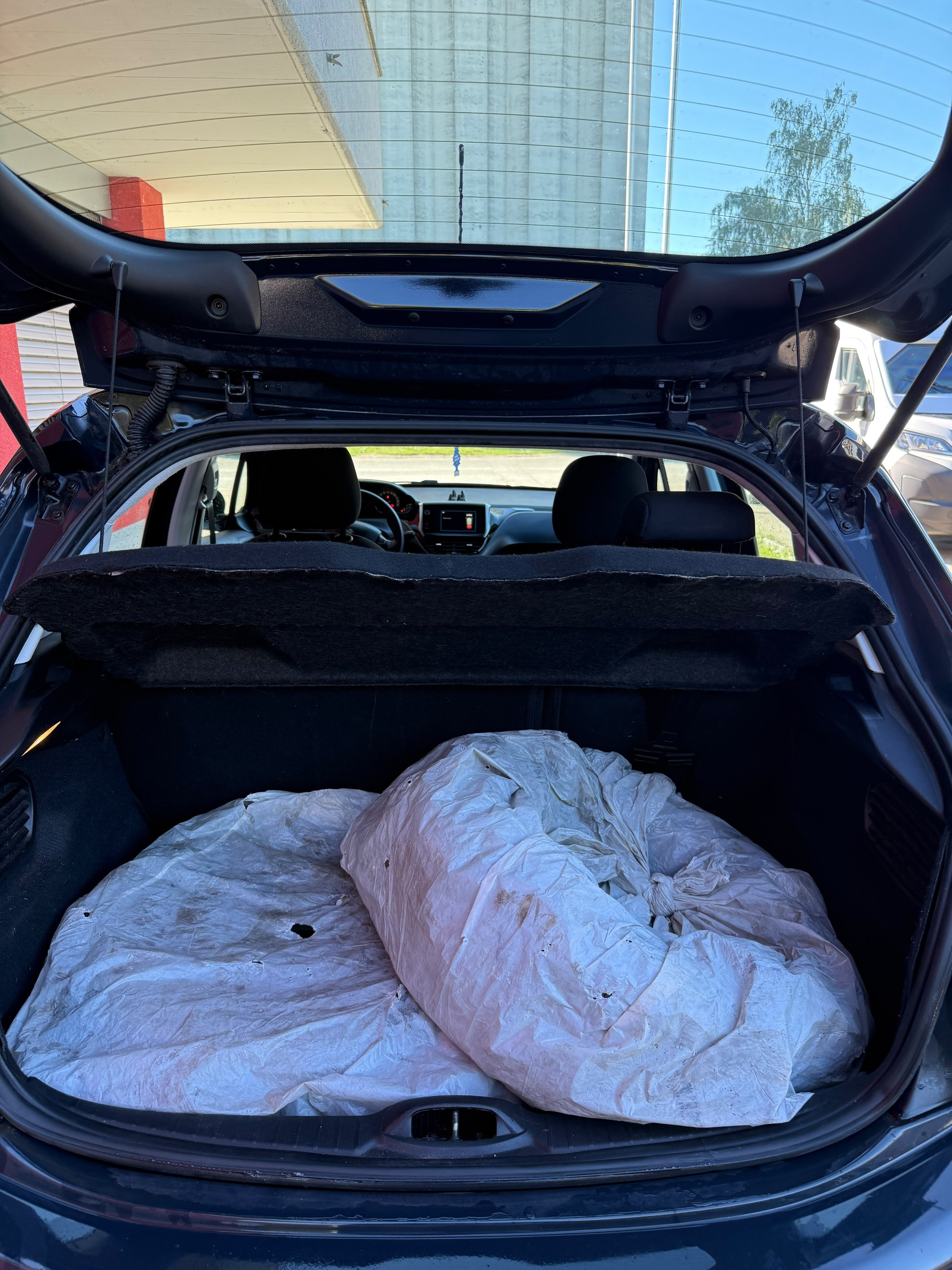 PEUGEOT 208 1.2 PureTech Allure-image-8