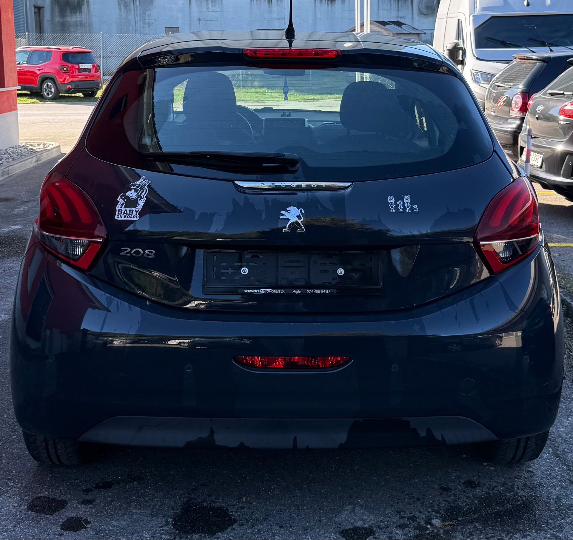 PEUGEOT 208 1.2 PureTech Allure-image-4