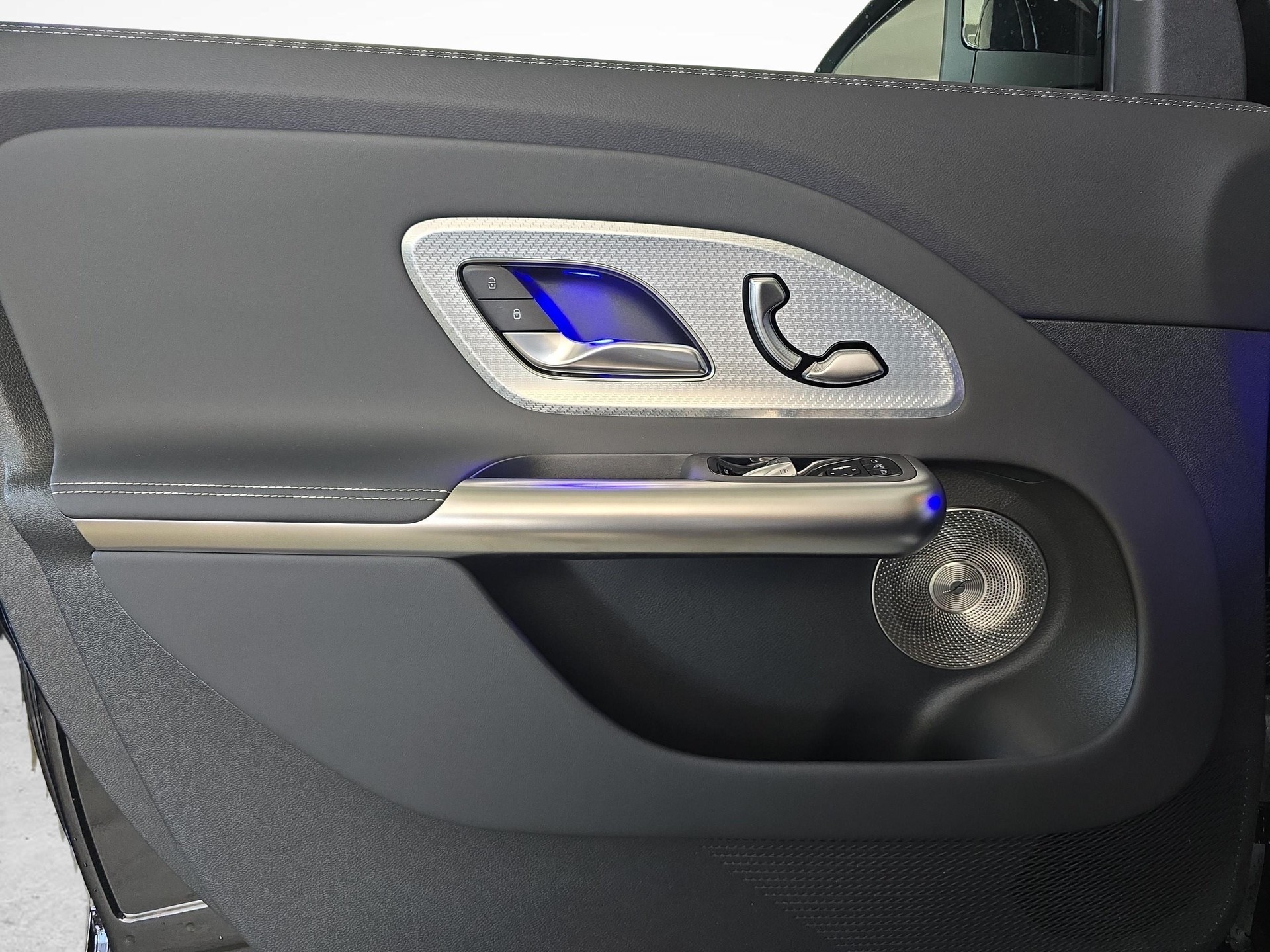 MERCEDES-BENZ GLB 200 4MATIC-image-13